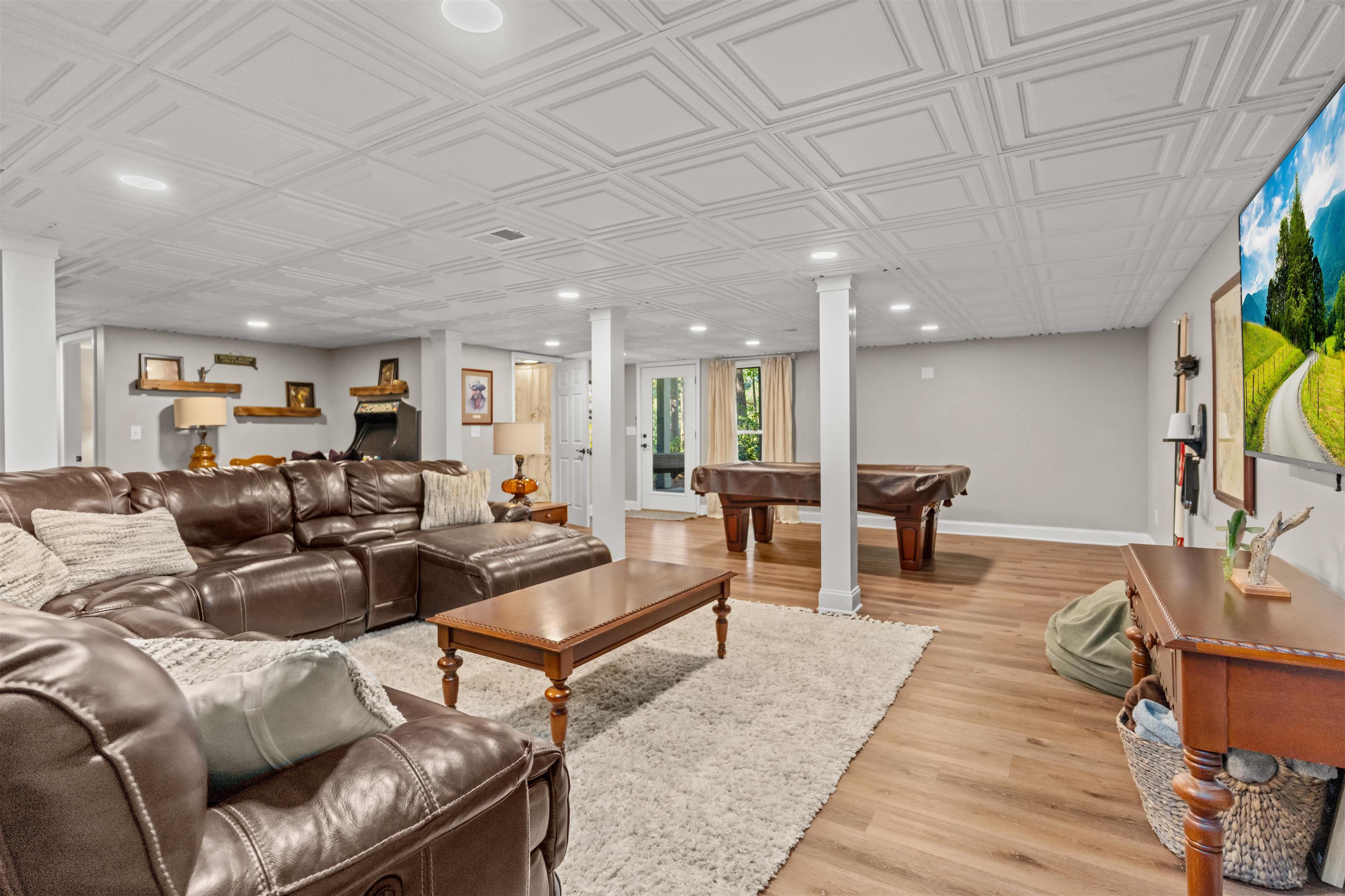 1181 SHOULDERBONE CIRCLE image 38