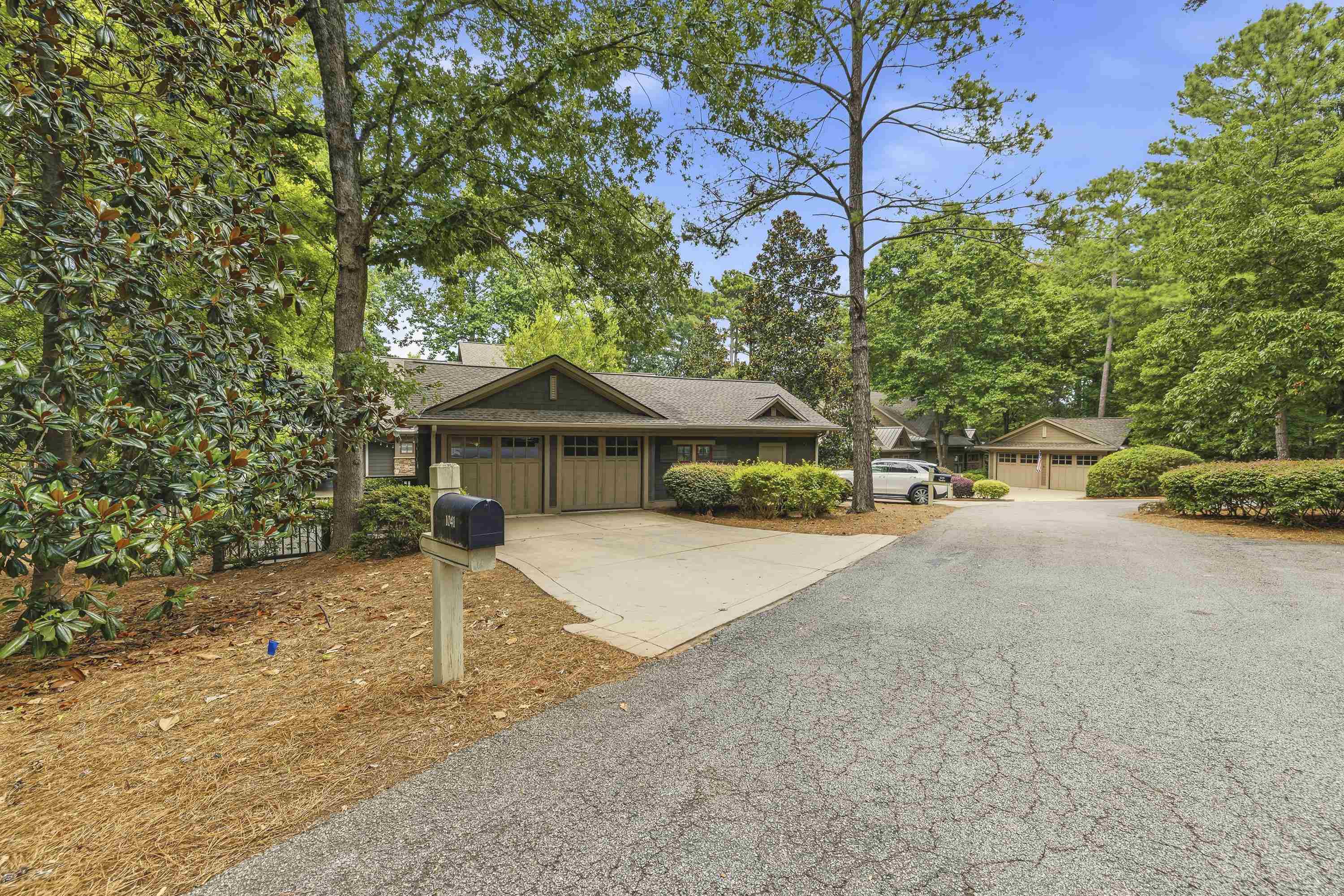 1041 LOCKETS TRAIL image 37
