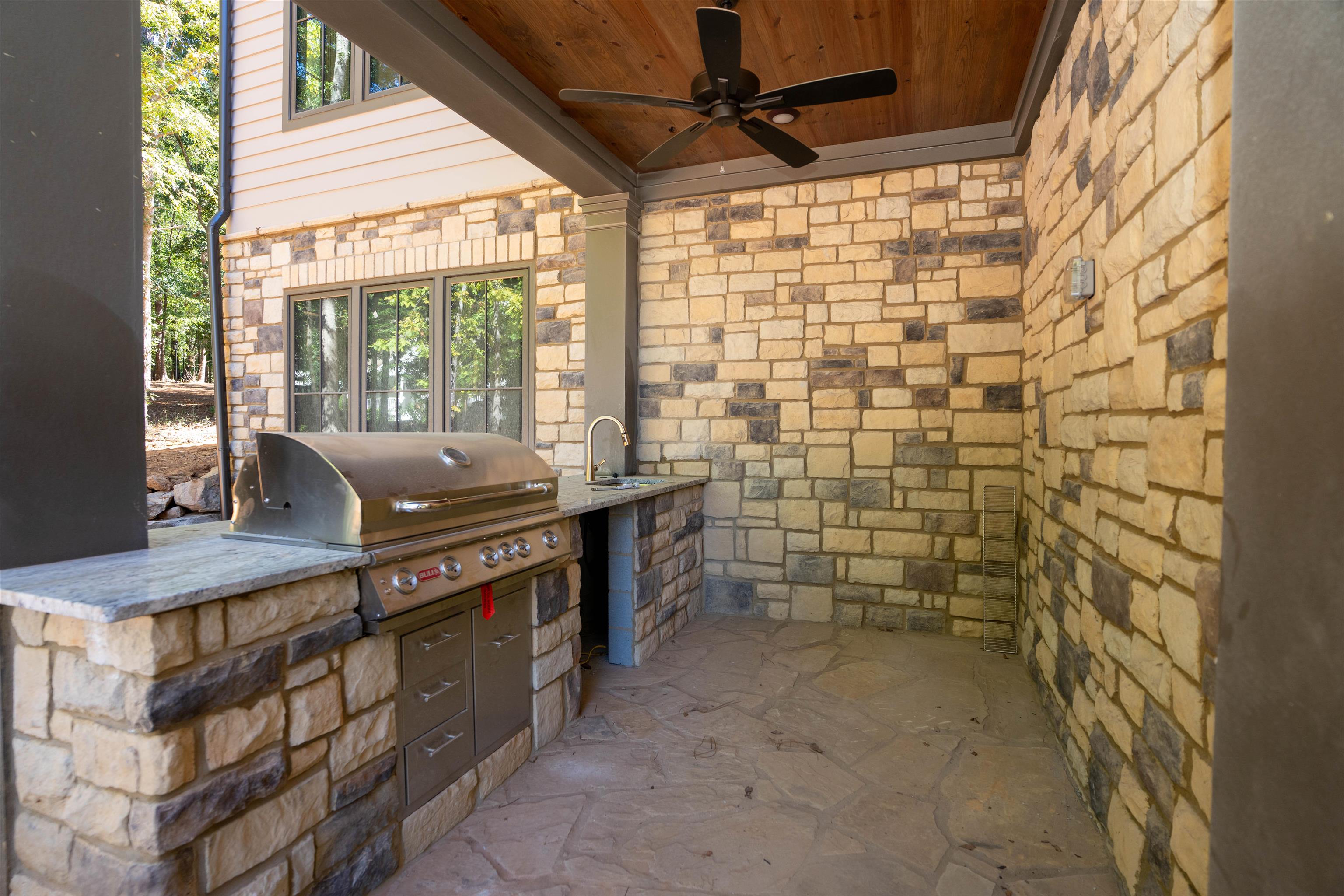 233 REYNOLDS DRIVE image 15