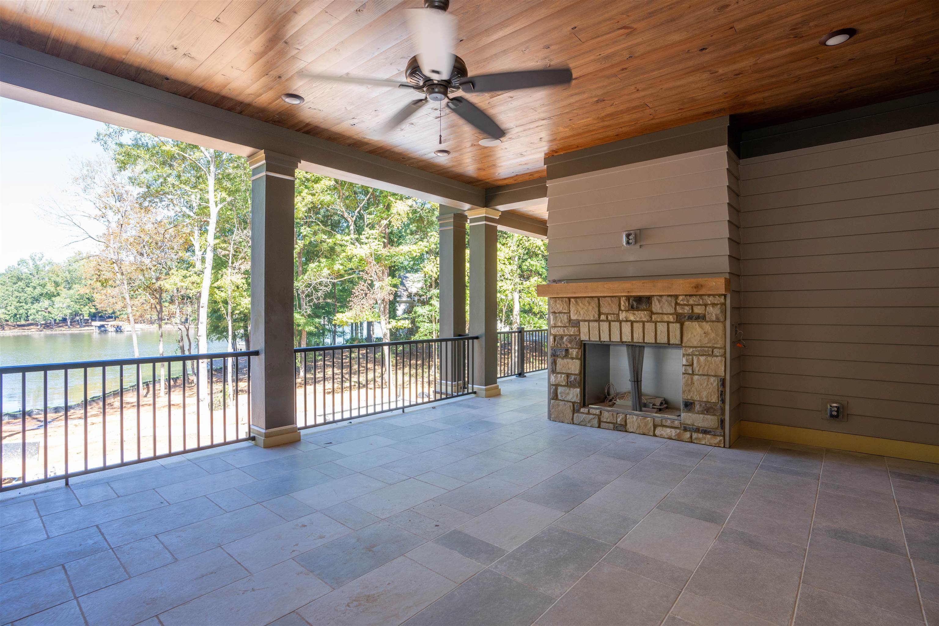 233 REYNOLDS DRIVE image 16