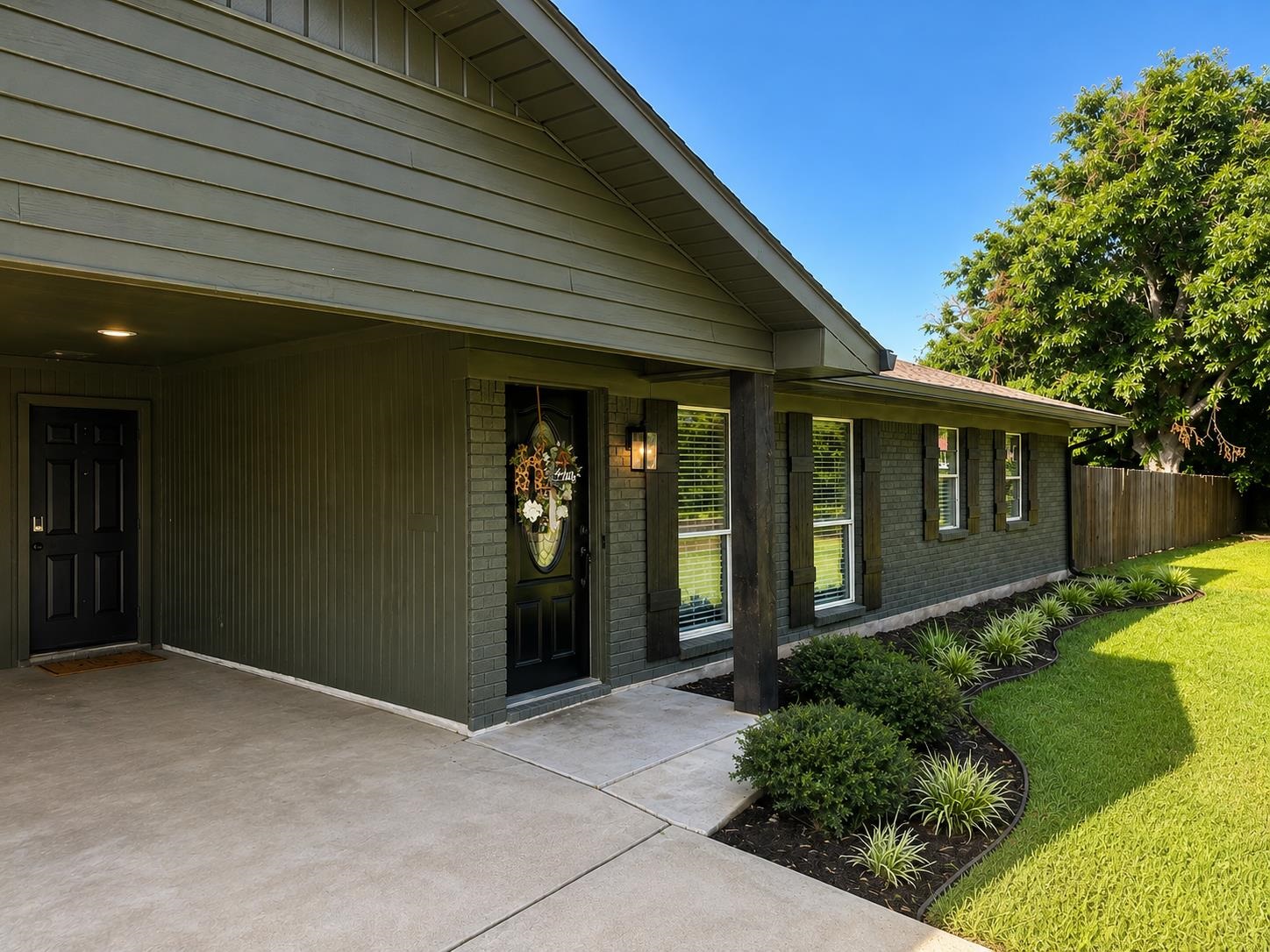 <p>Featured Properties</p>