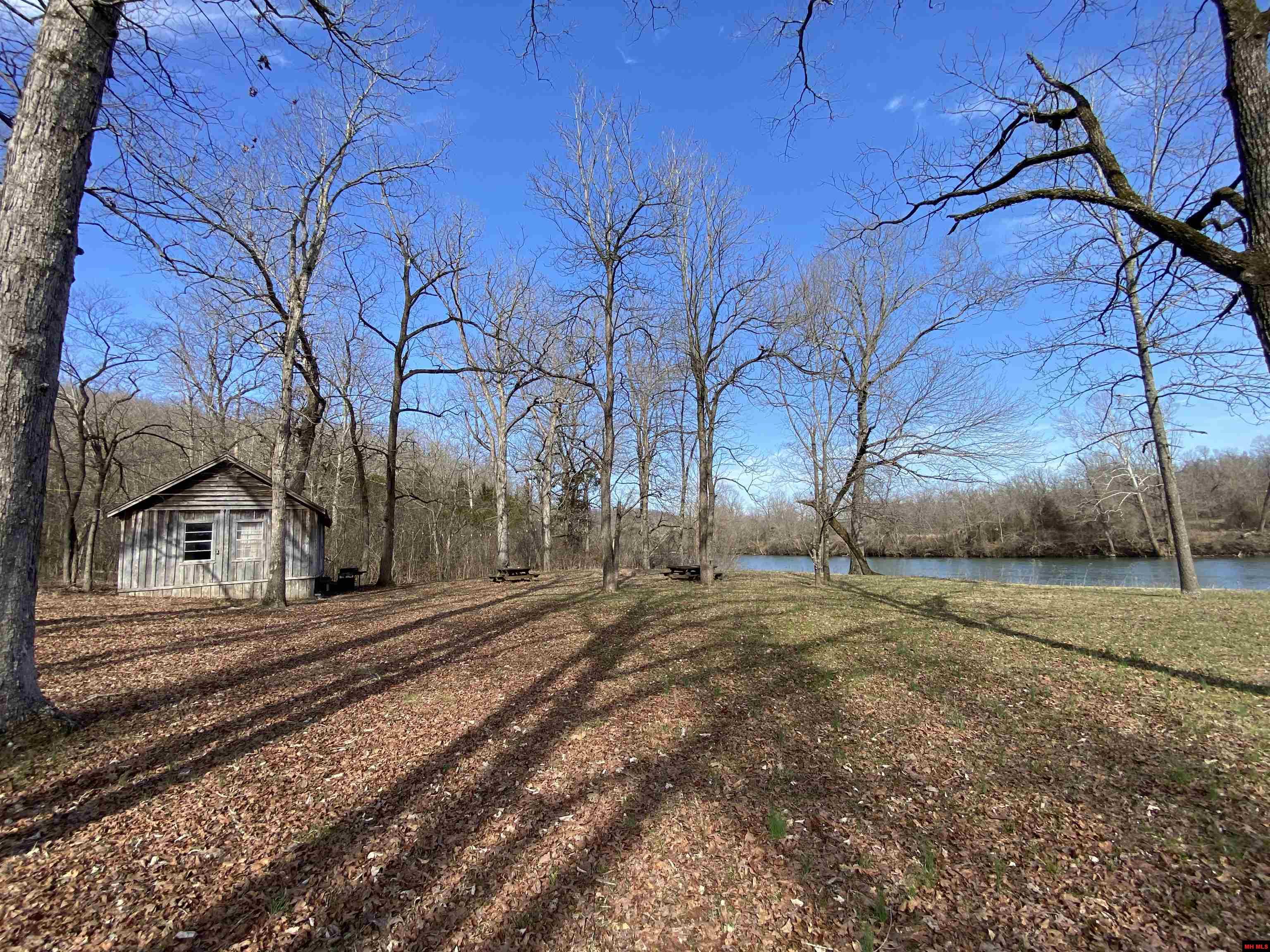 001-00496-000 Riverglen Terrace