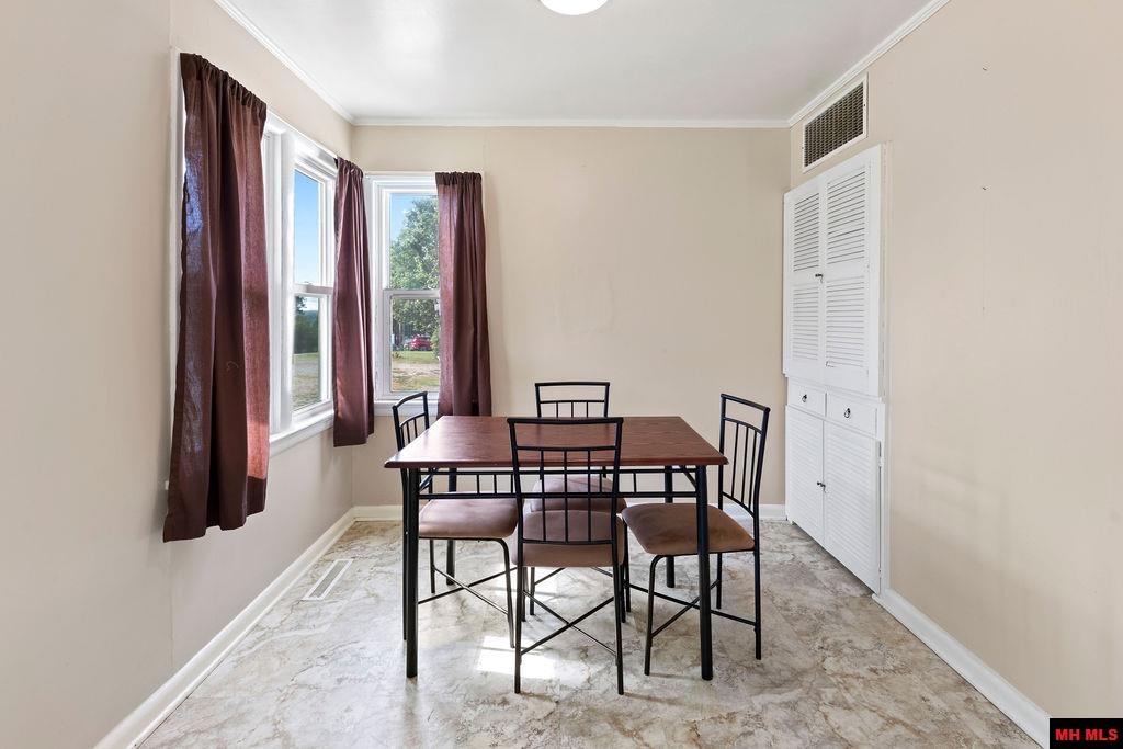 887 Howard Creek Road