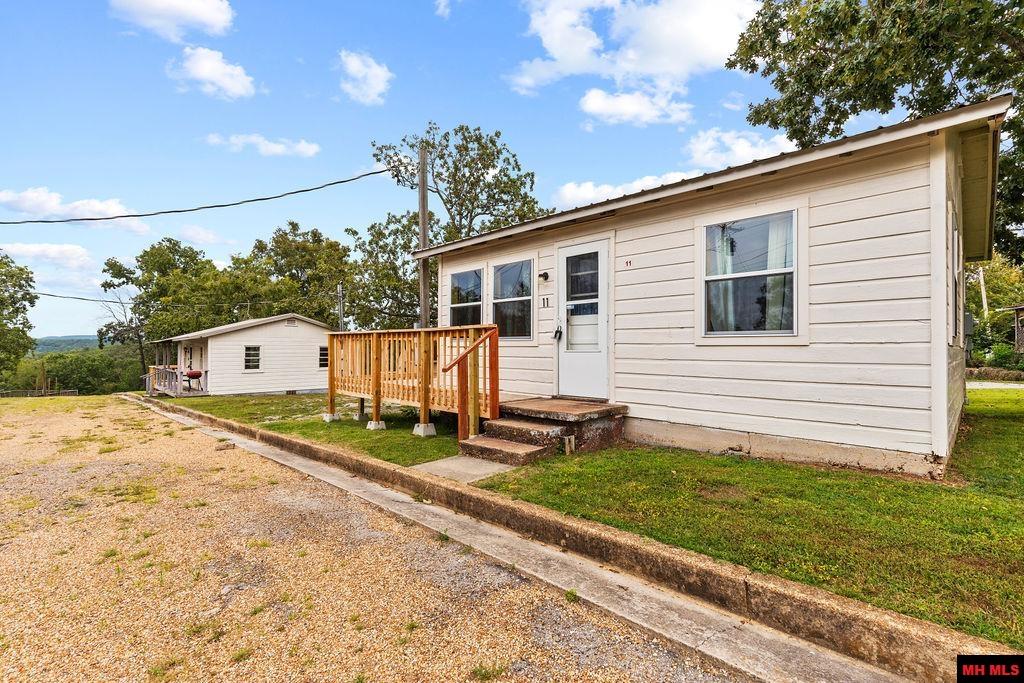 887 Howard Creek Road