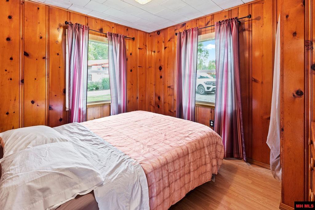 887 Howard Creek Road