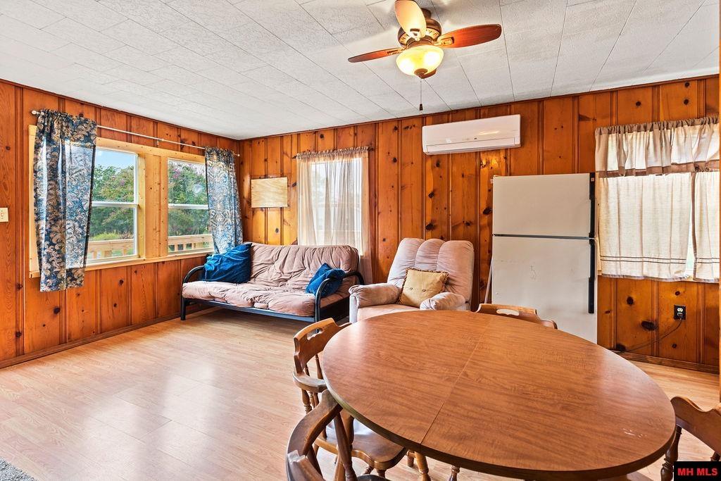 887 Howard Creek Road