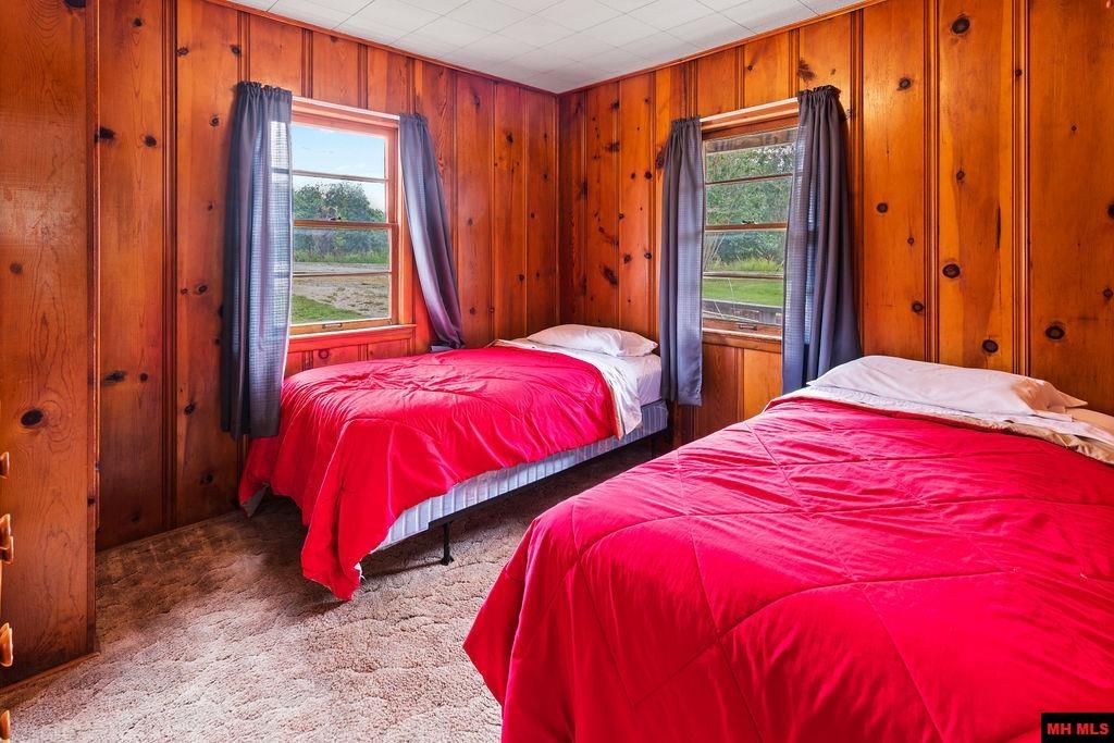 887 Howard Creek Road