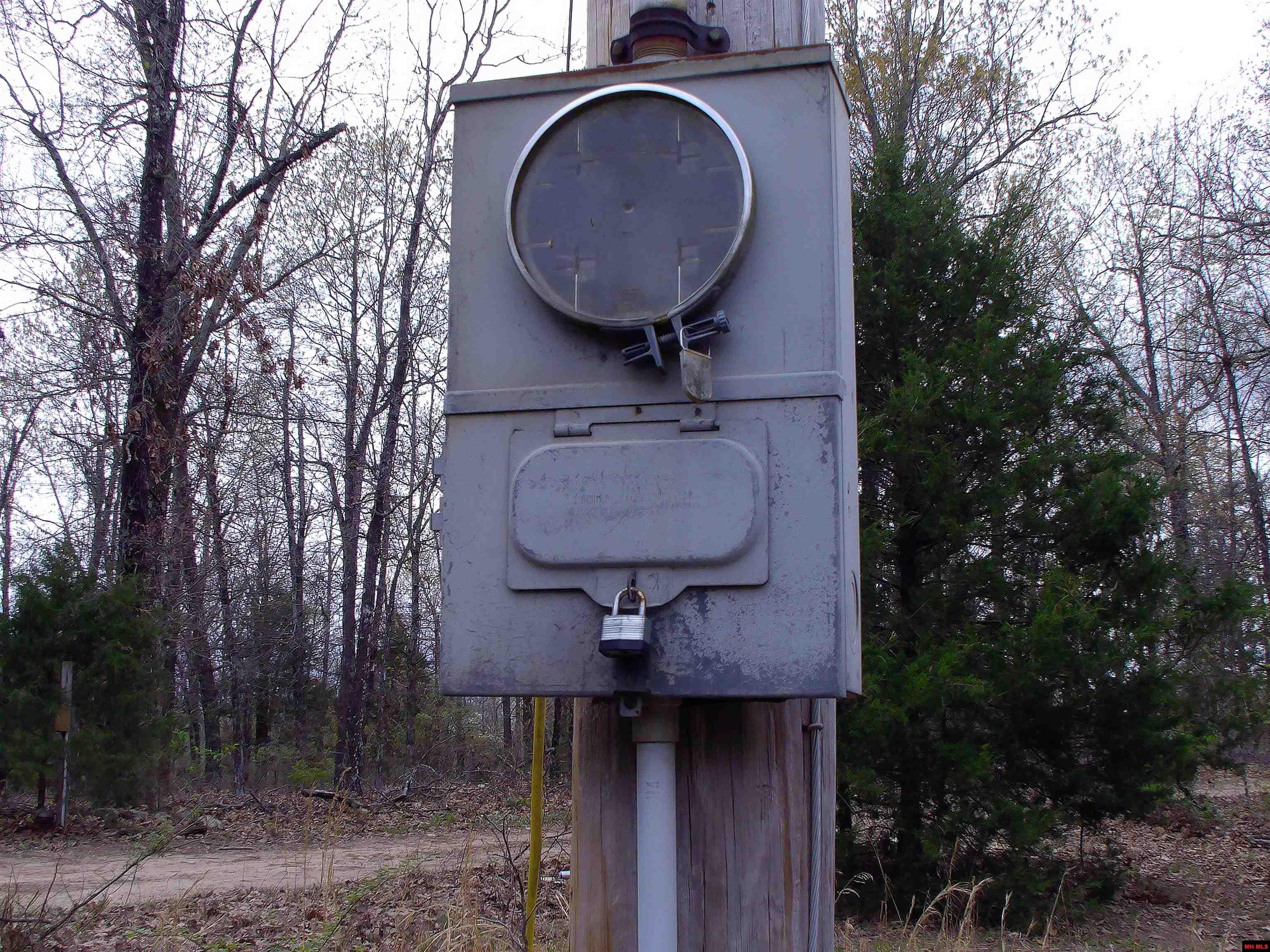 001-05099-000 Young Road