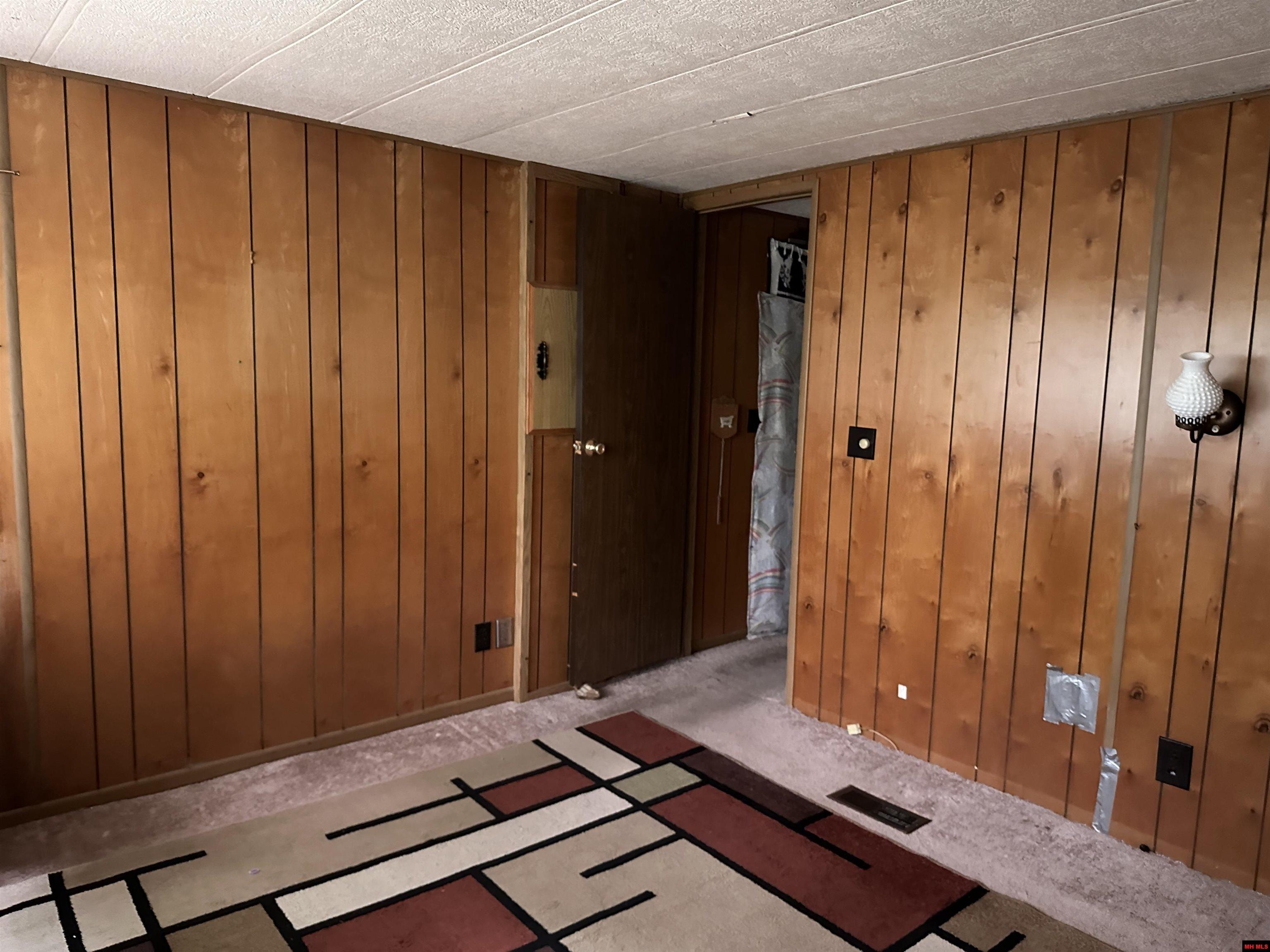 105 HICKORY STREET Bull Shoals, AR