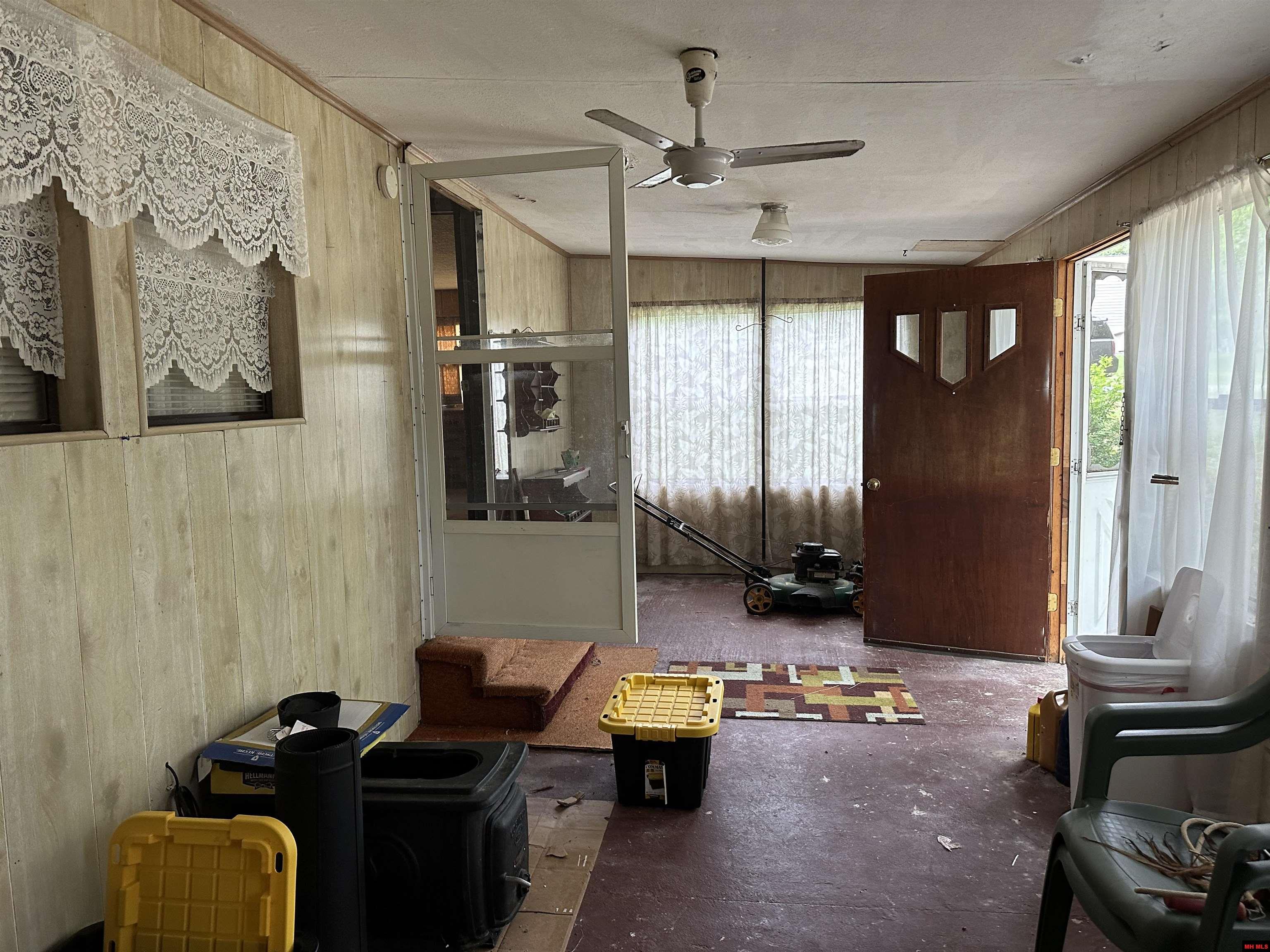 105 HICKORY STREET Bull Shoals, AR