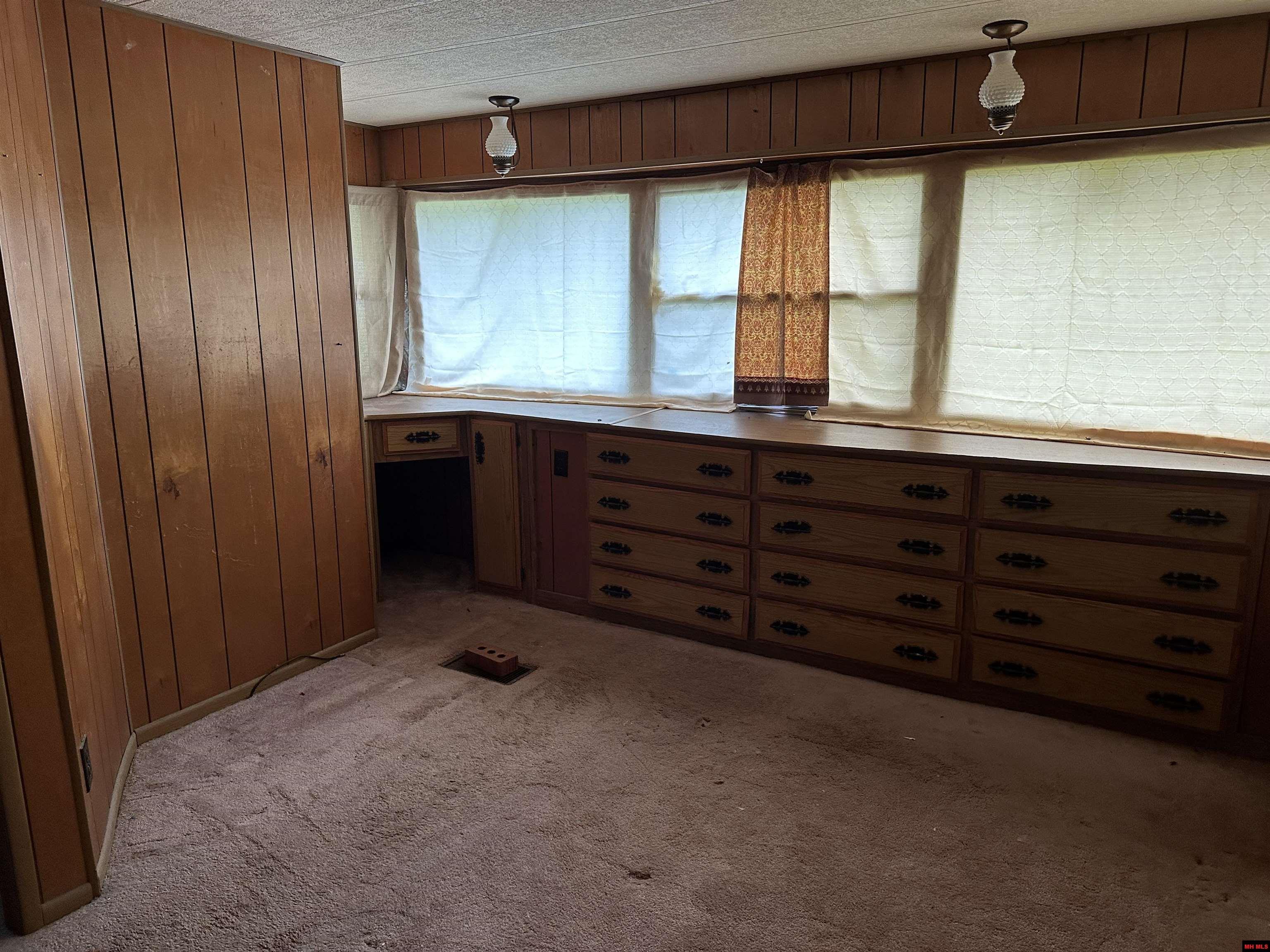 105 HICKORY STREET Bull Shoals, AR