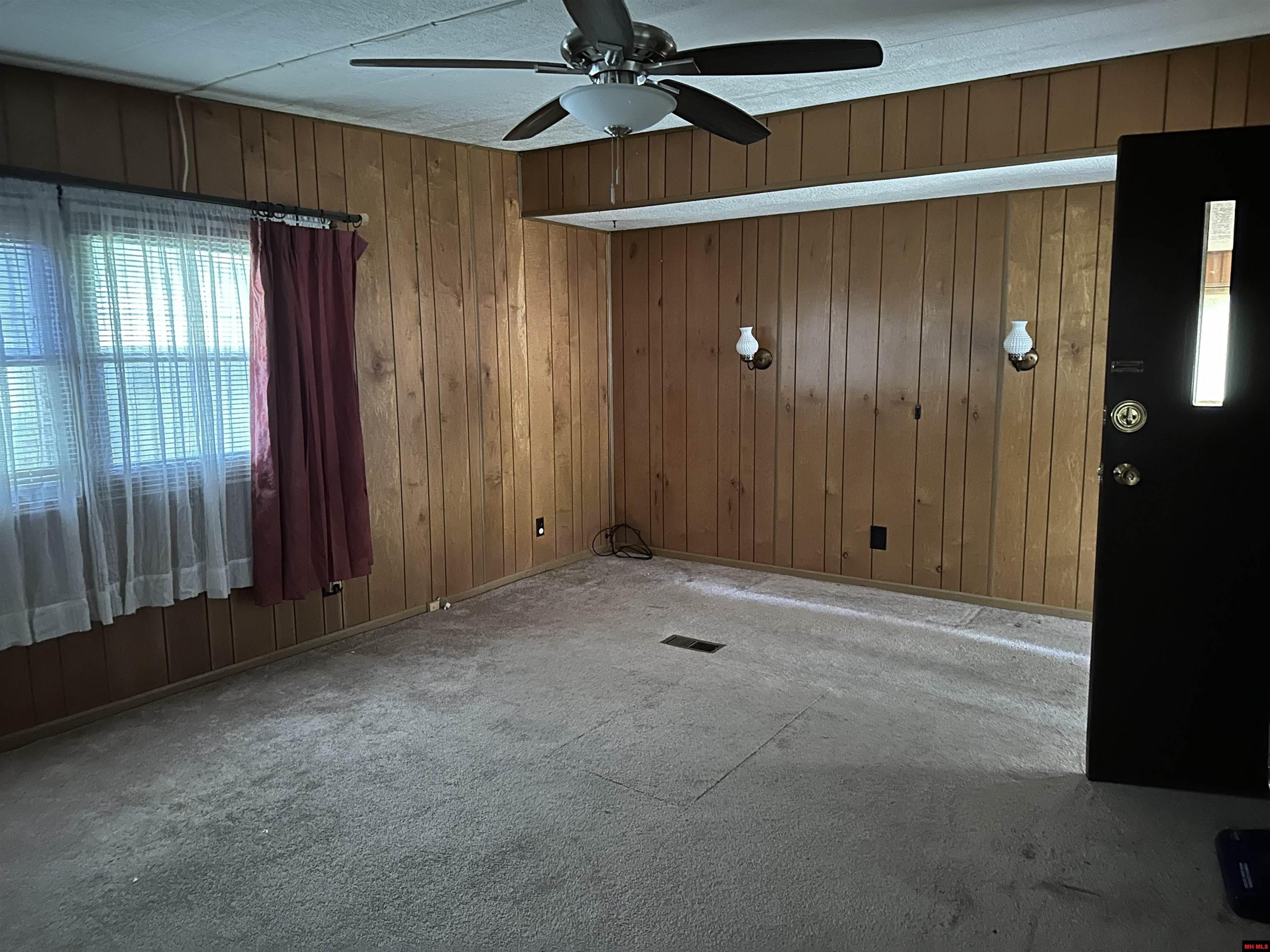 105 HICKORY STREET Bull Shoals, AR