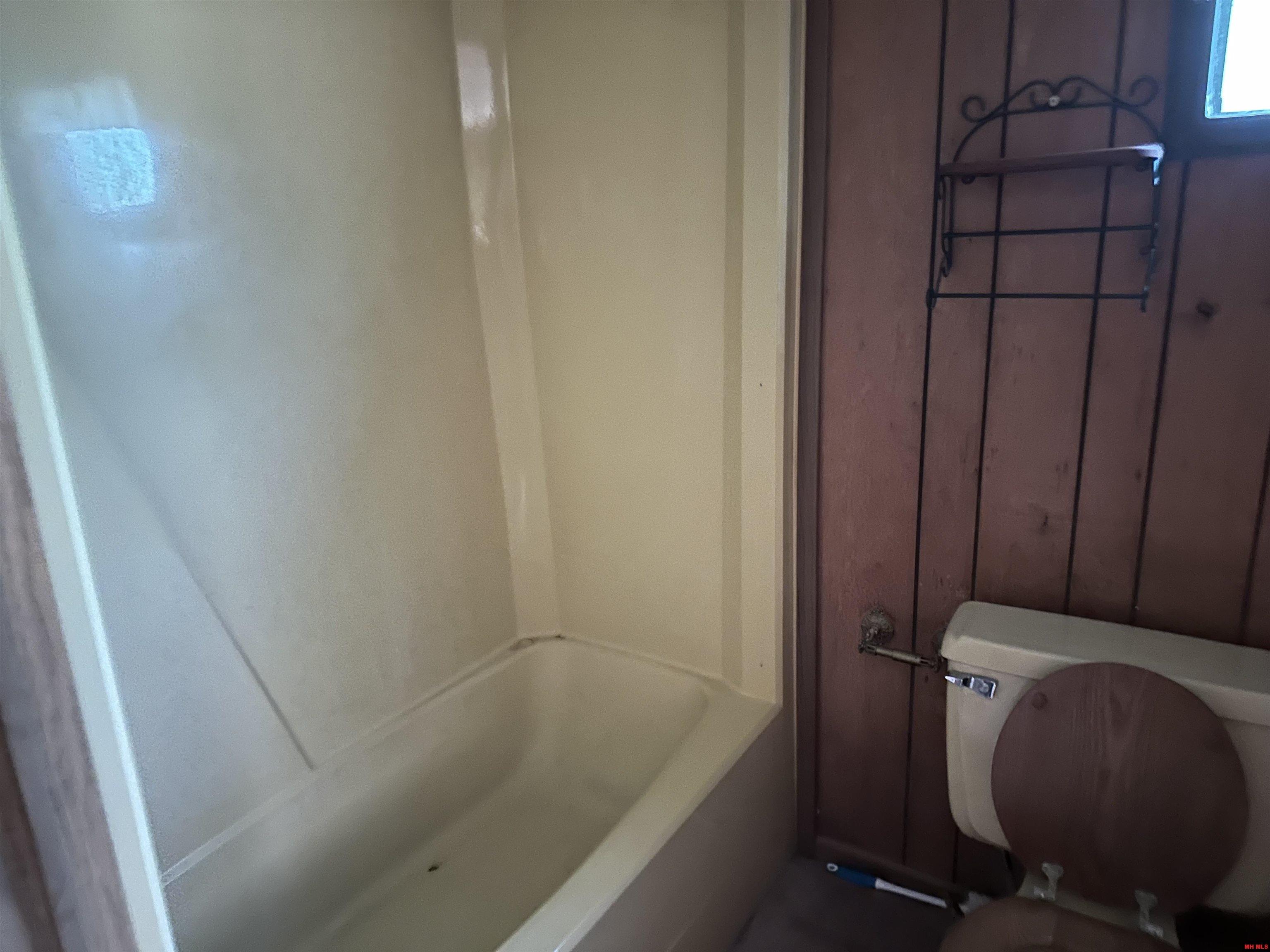 105 HICKORY STREET Bull Shoals, AR