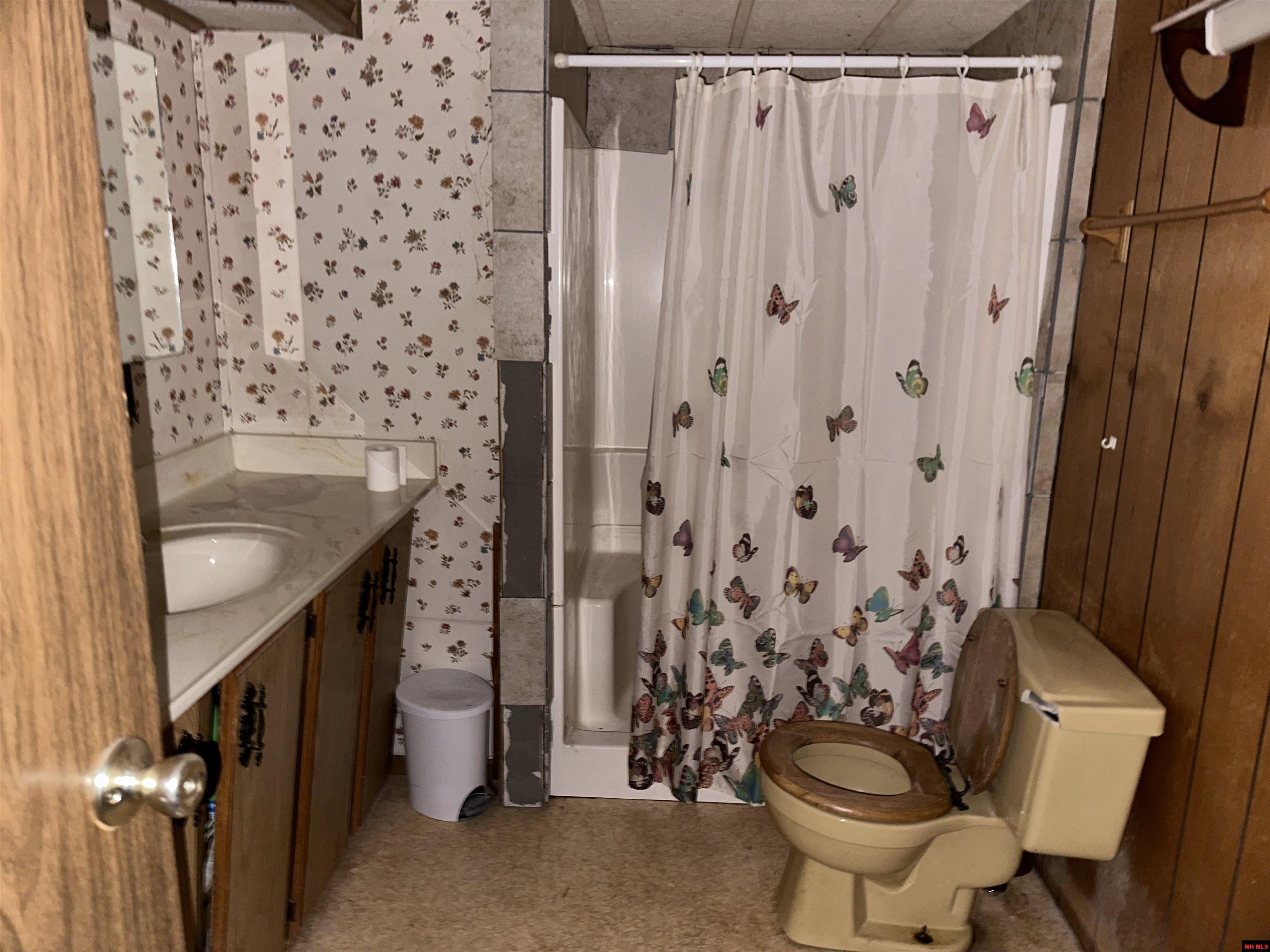 105 HICKORY STREET Bull Shoals, AR