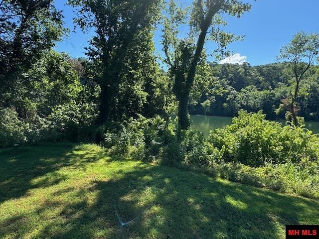 002-11244-042 Travis Terrace