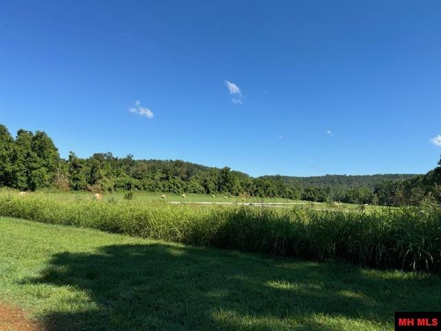 002-11244-042 Travis Terrace