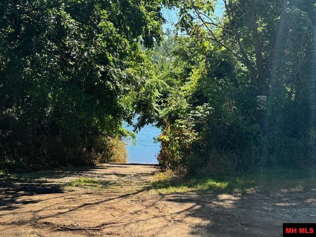 002-11244-042 Travis Terrace