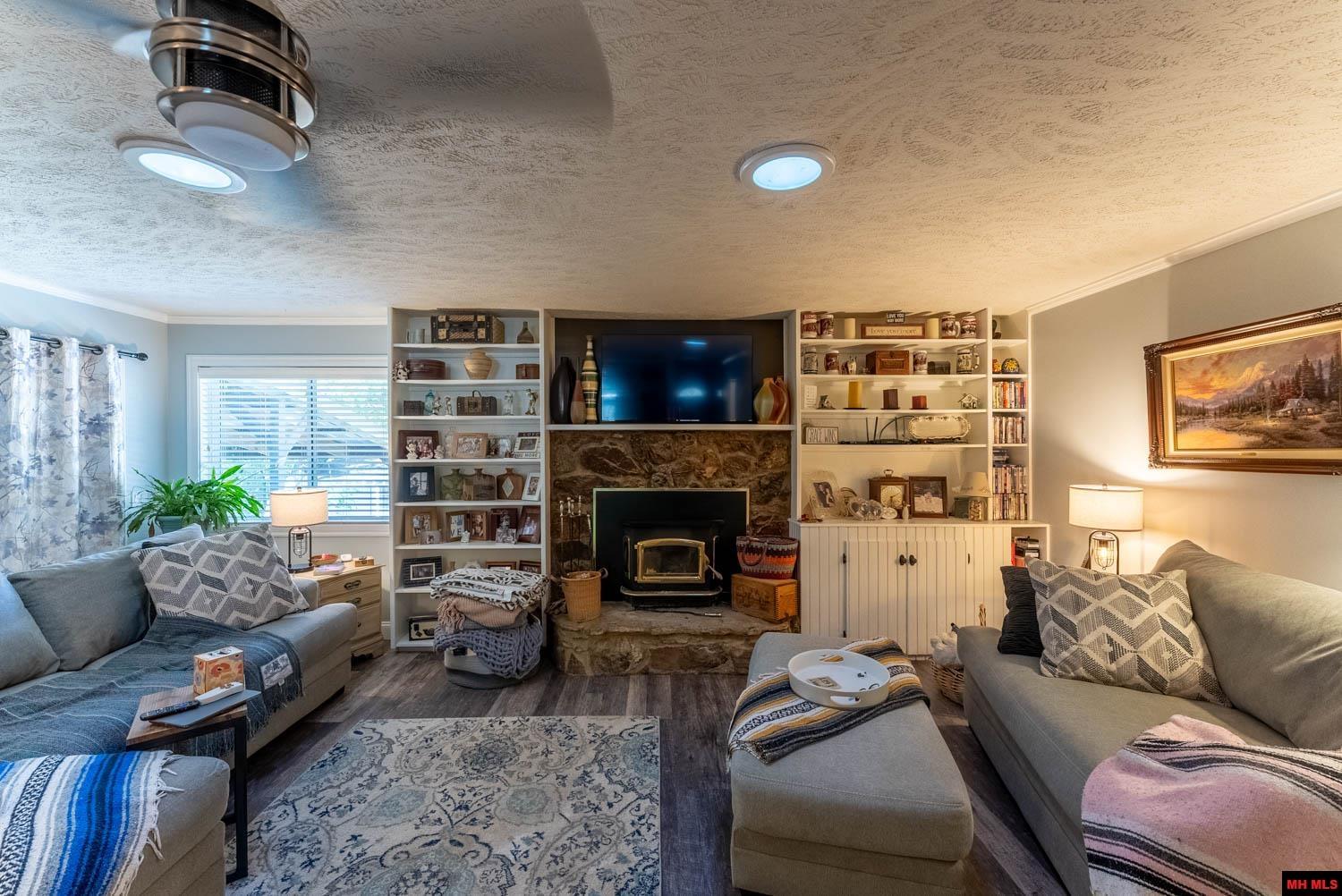 2325 FOUT ROAD Gamaliel, AR