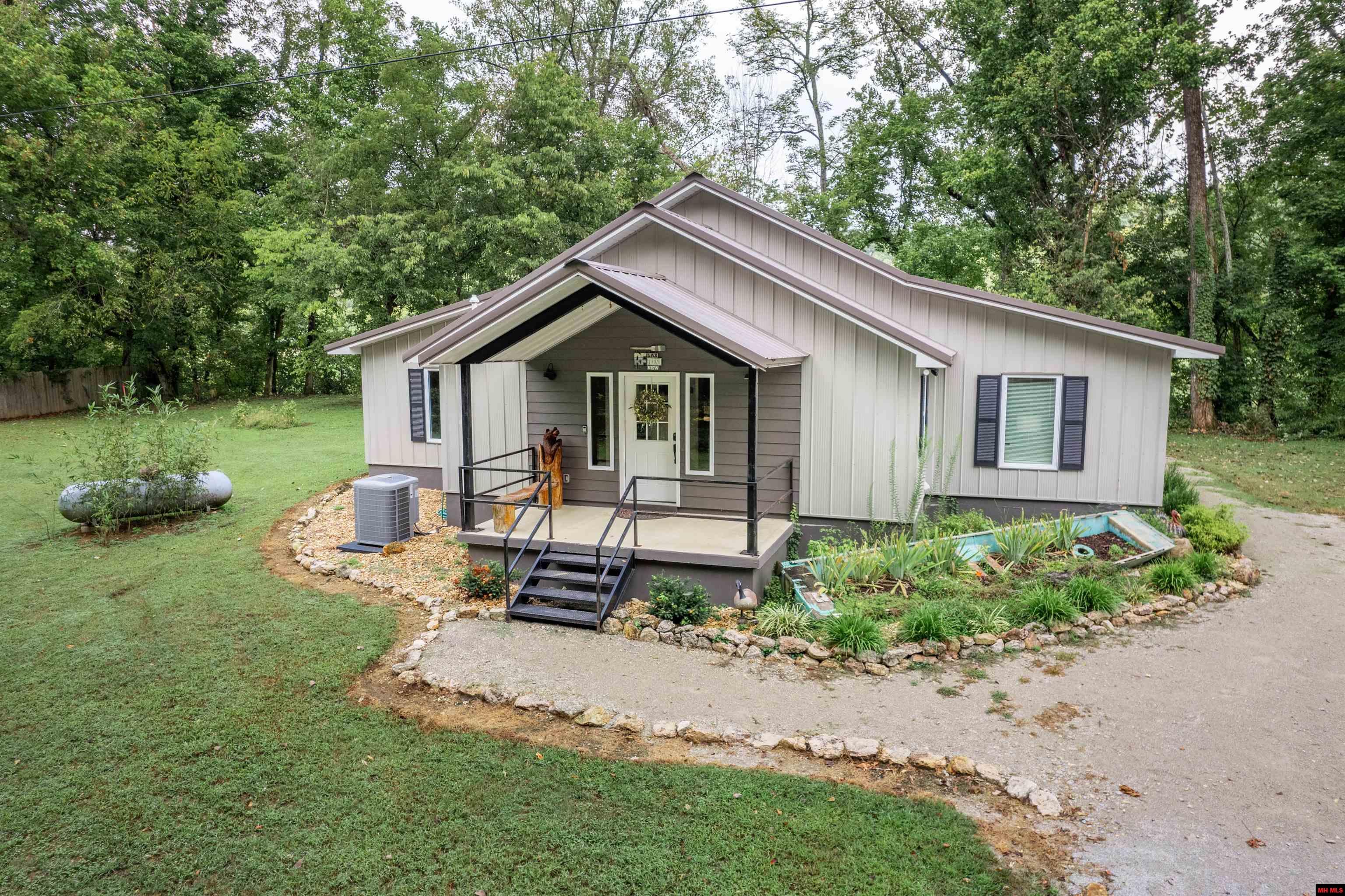 2891 SHIPPS DRIVE | Norfork, AR