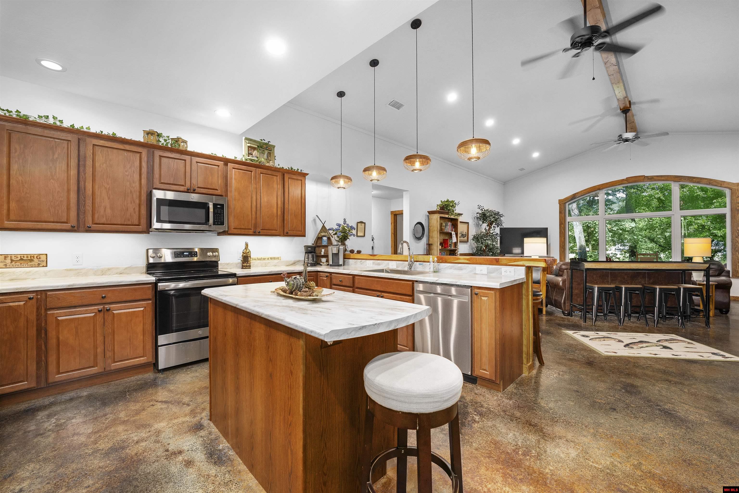 2891 SHIPPS DRIVE Norfork, AR