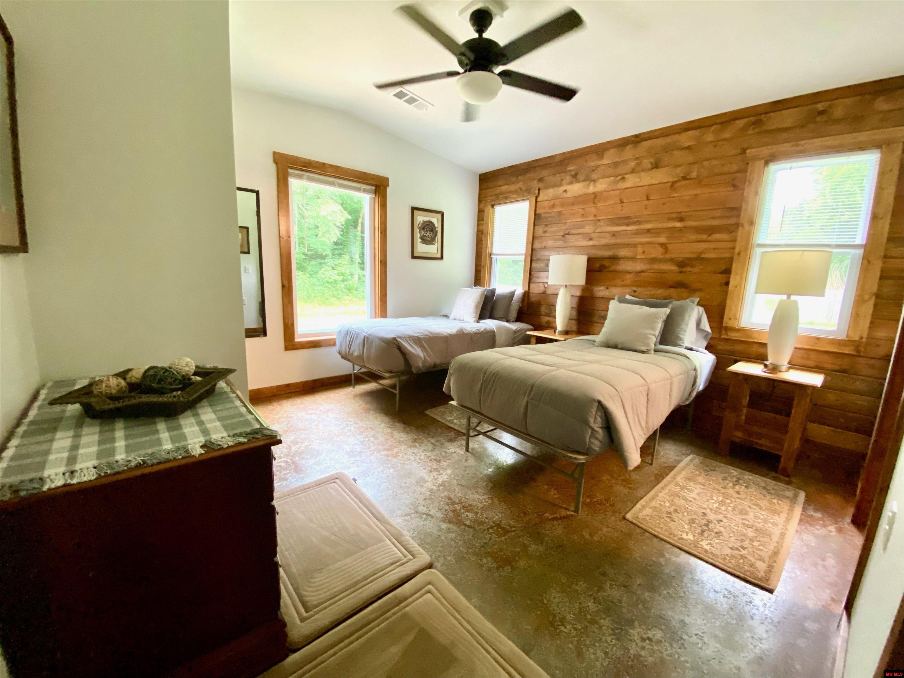 2891 SHIPPS DRIVE Norfork, AR