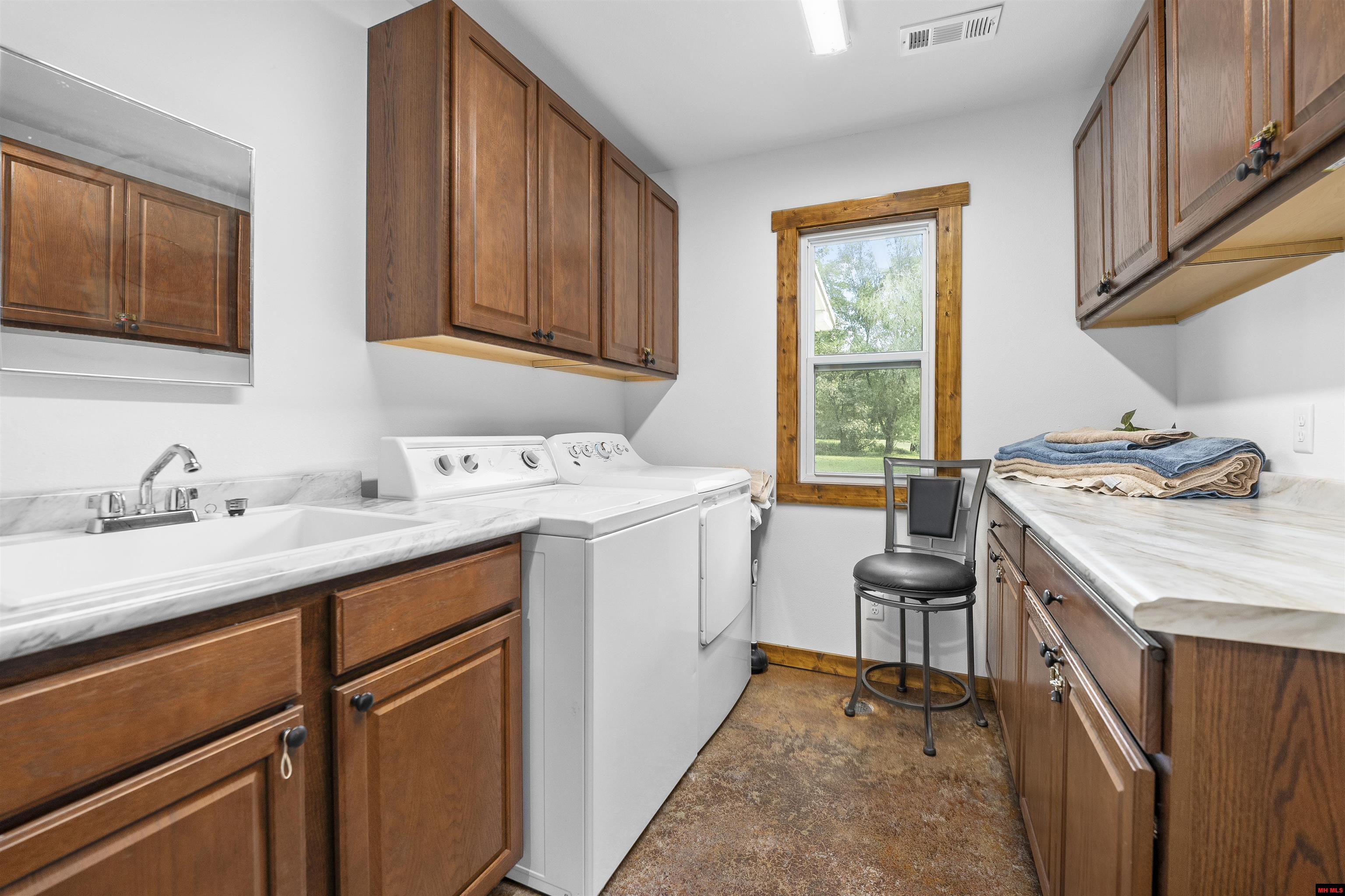 2891 SHIPPS DRIVE Norfork, AR