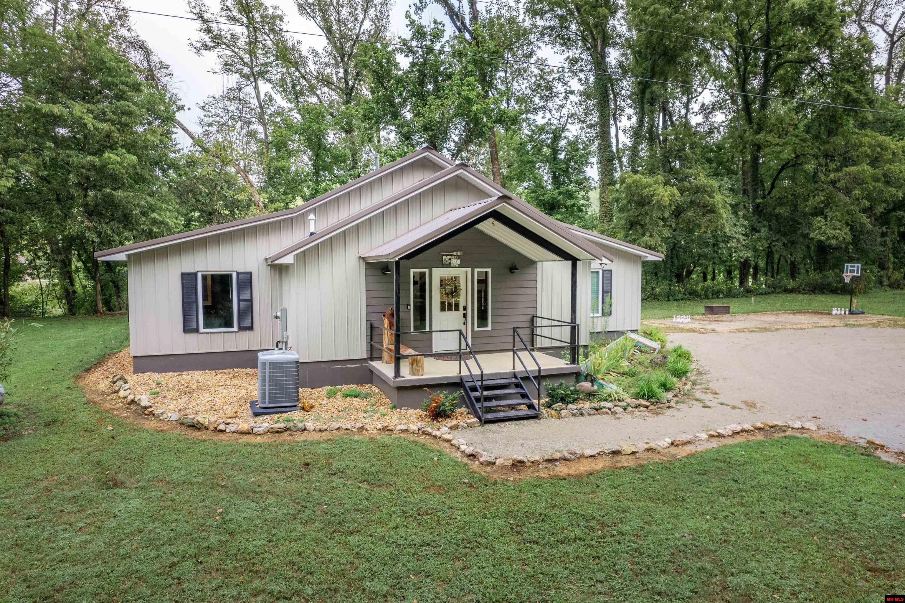 2891 SHIPPS DRIVE Norfork, AR