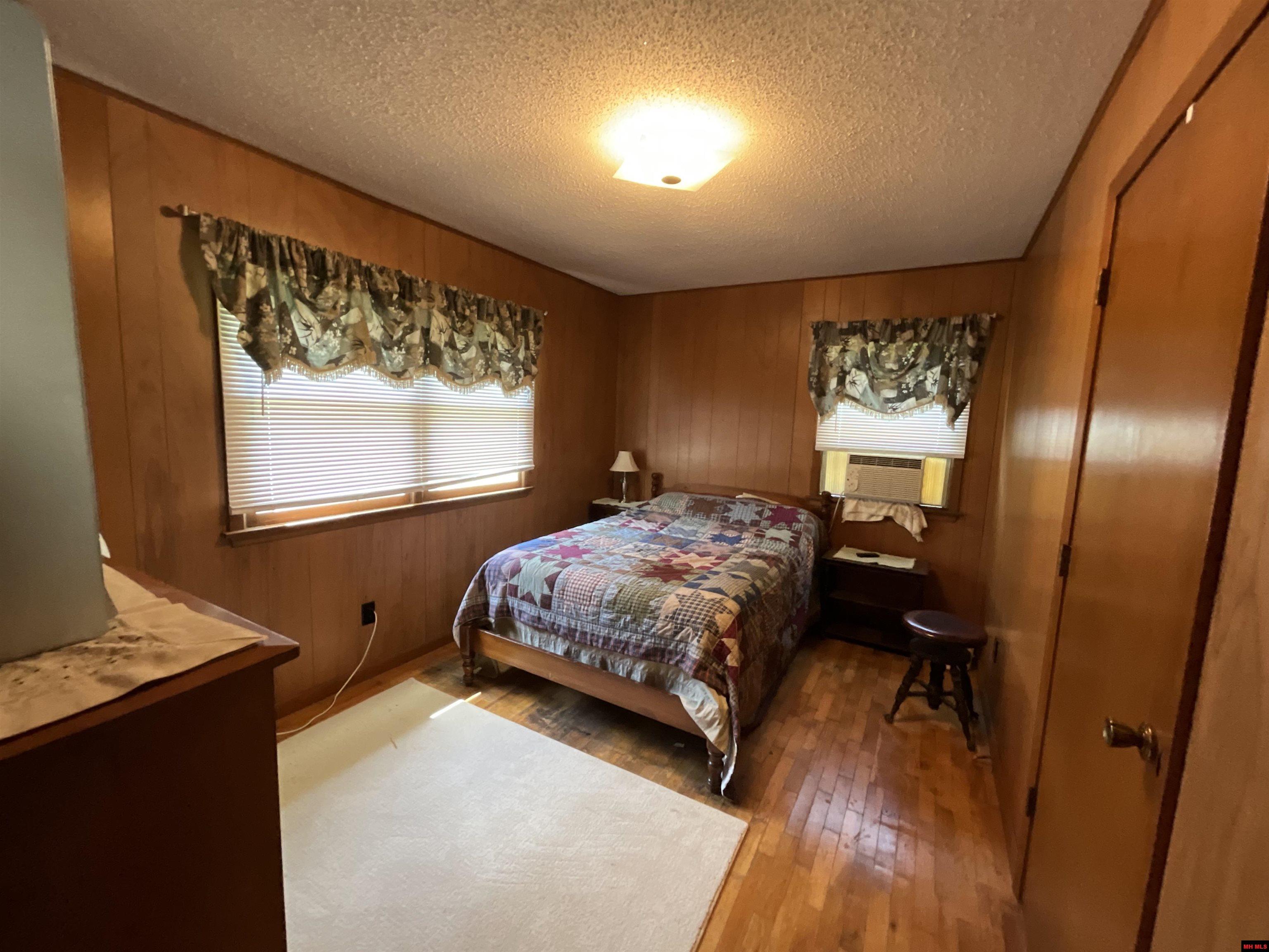 932 & 937 State Hwy Hh