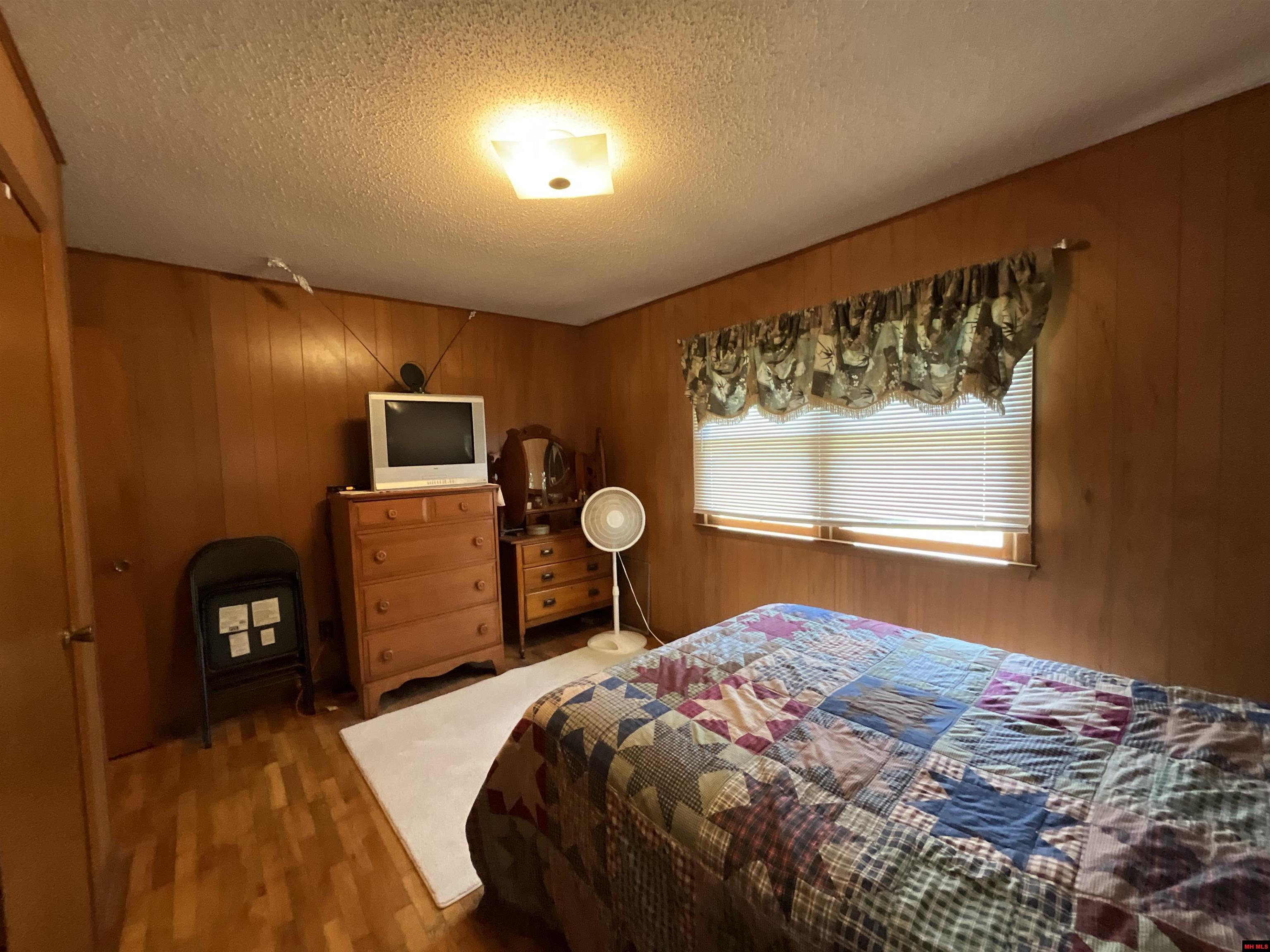 932 & 937 State Hwy Hh