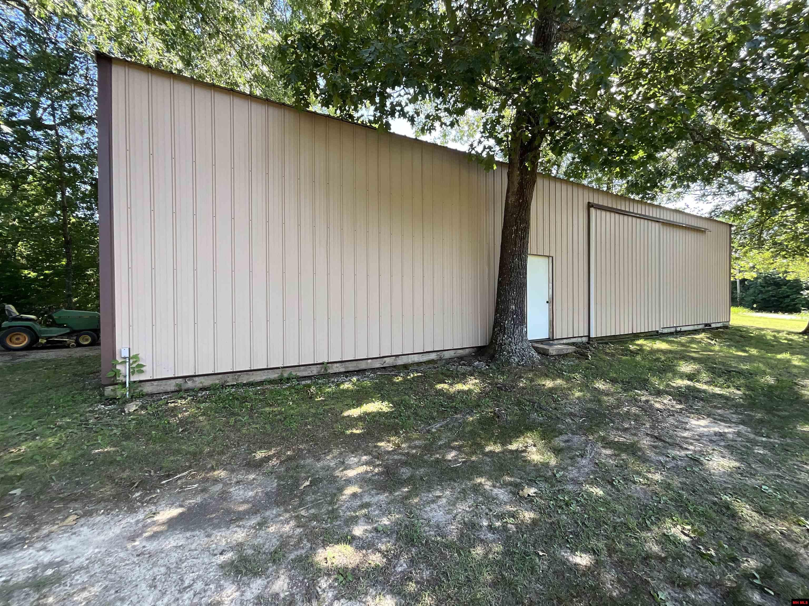 932 & 937 State Hwy Hh