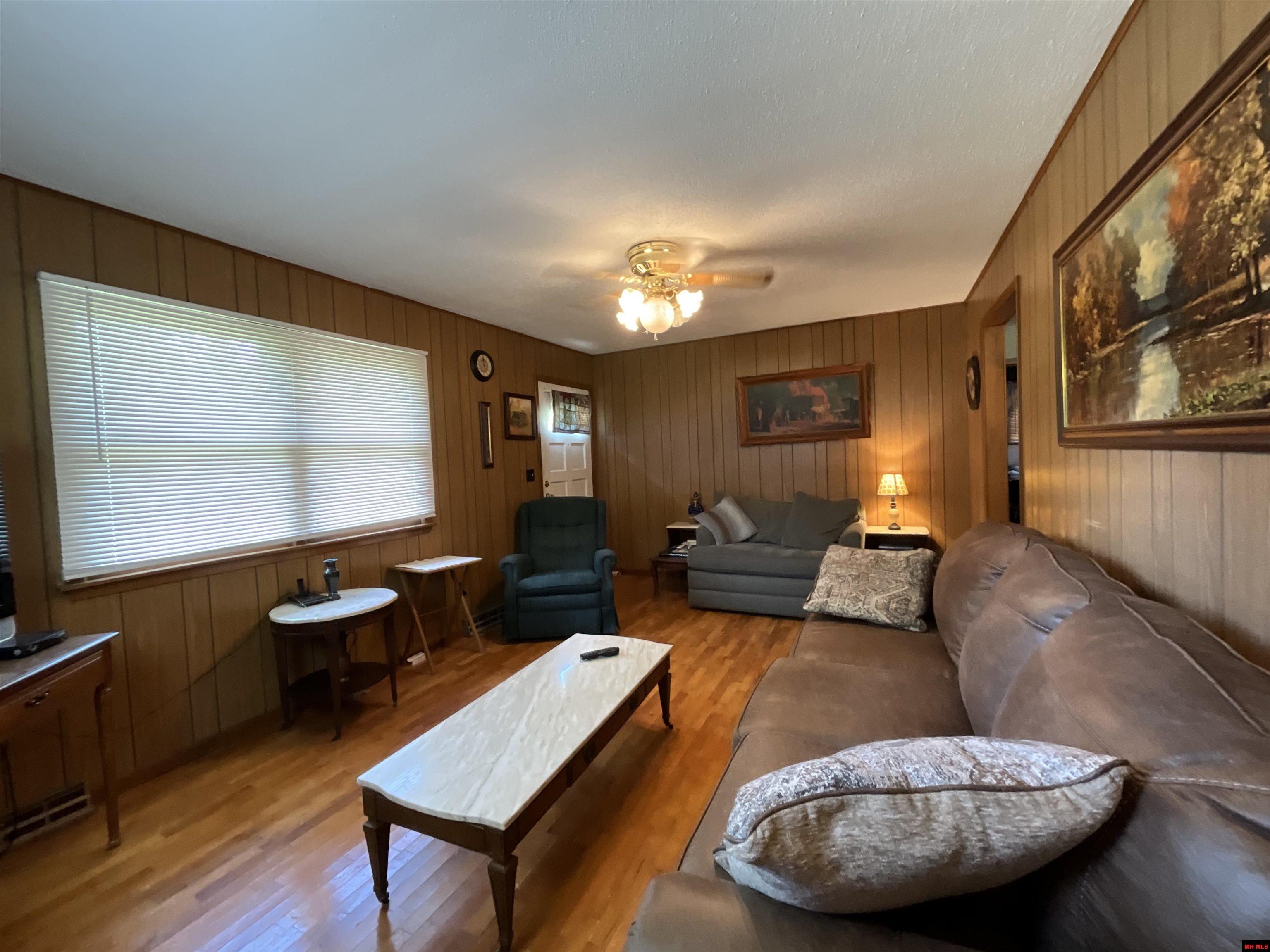 932 & 937 State Hwy Hh