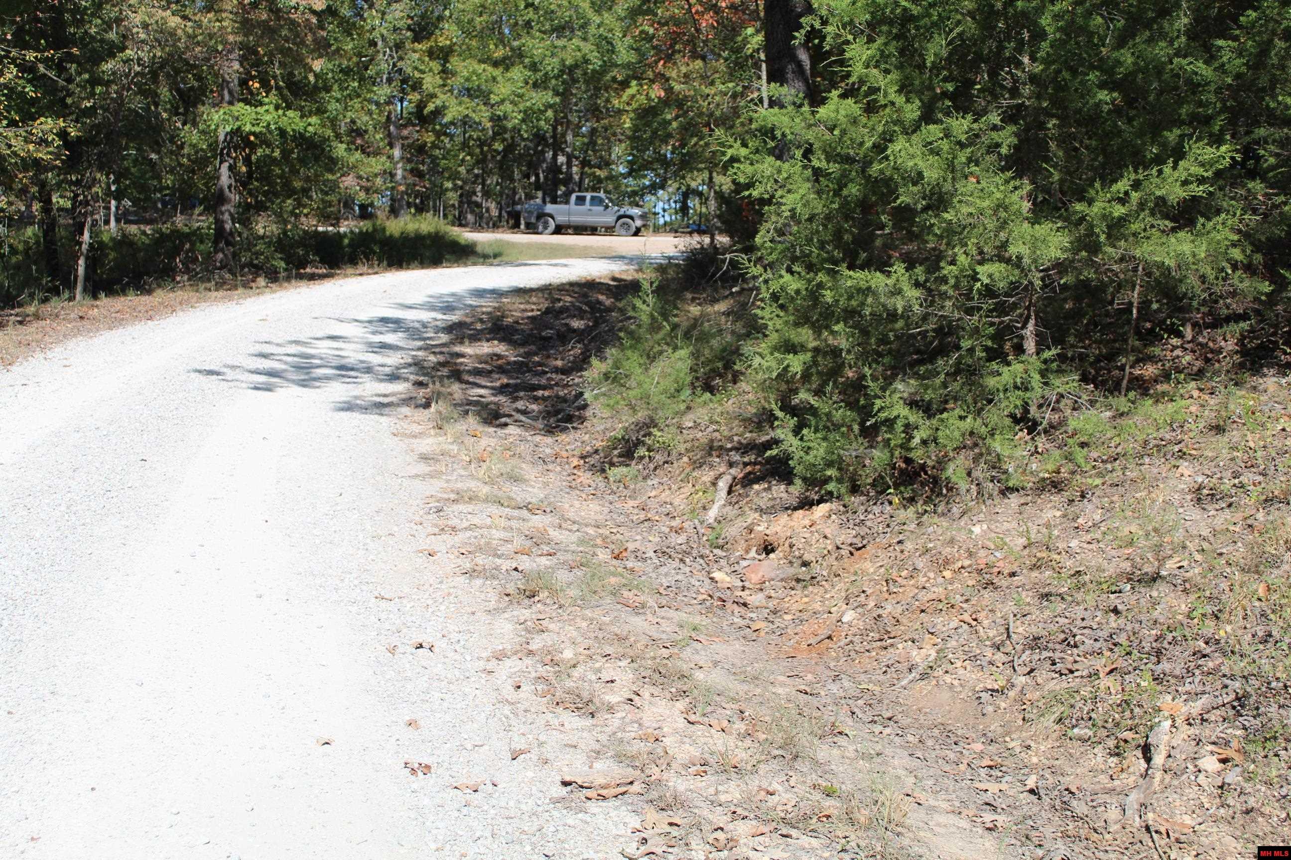 156-00026-000 Blue Lake Drive