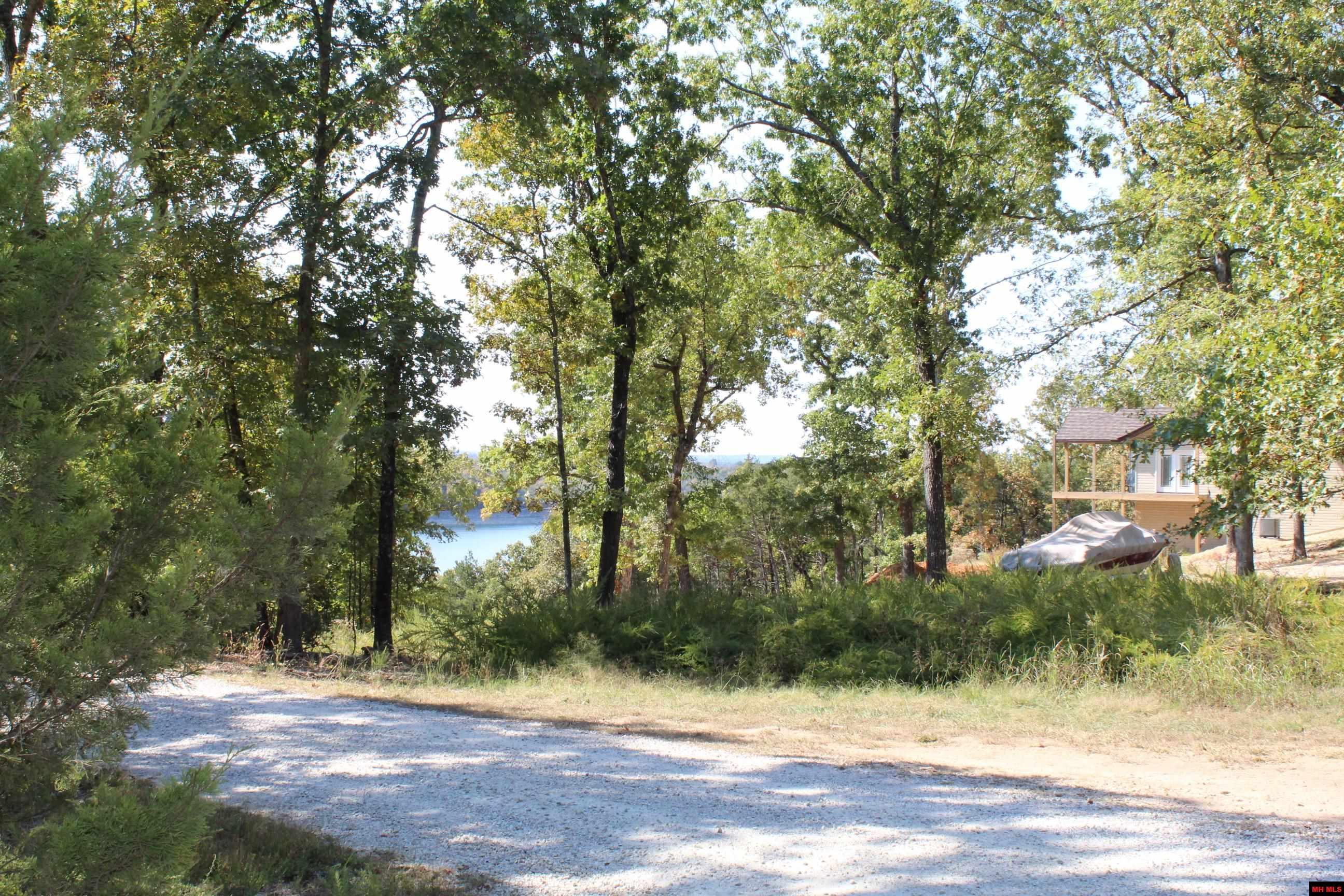 156-00026-000 Blue Lake Drive