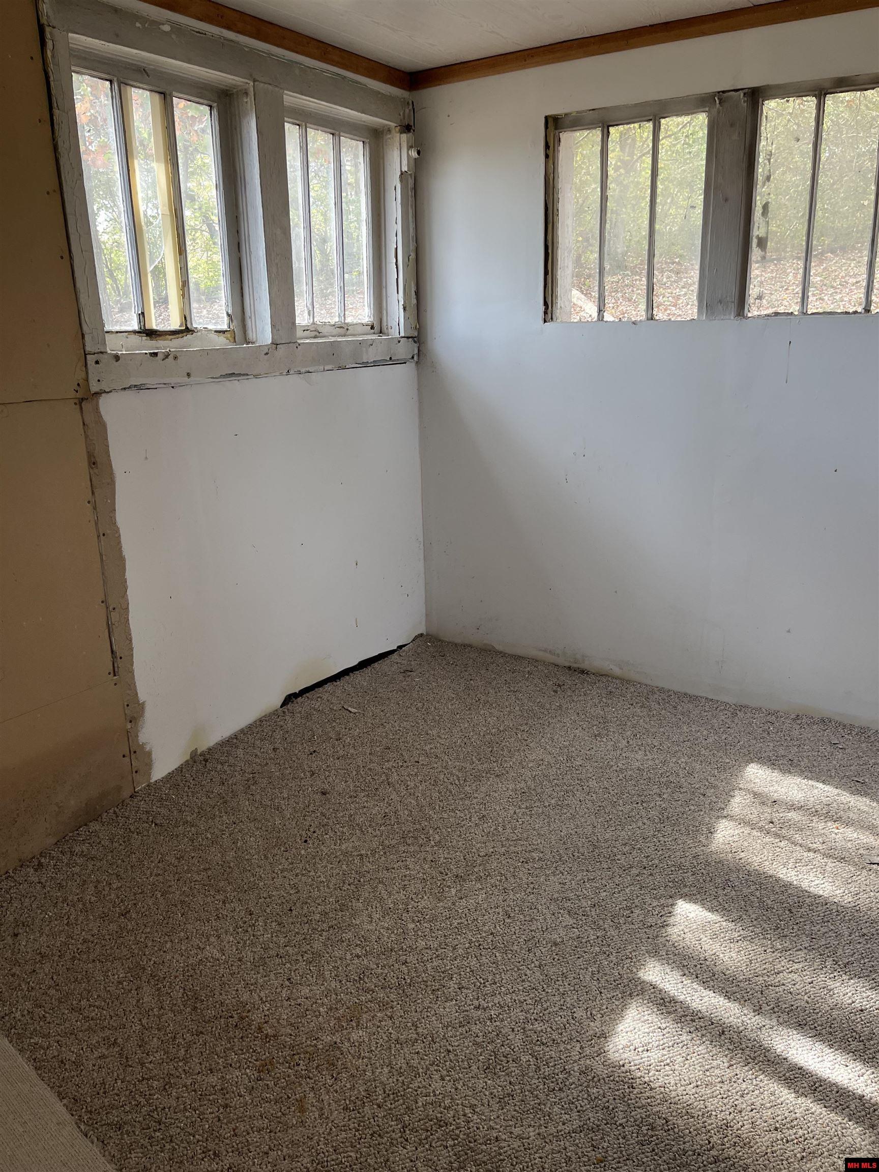 312 W 5TH STREET Yellville, AR