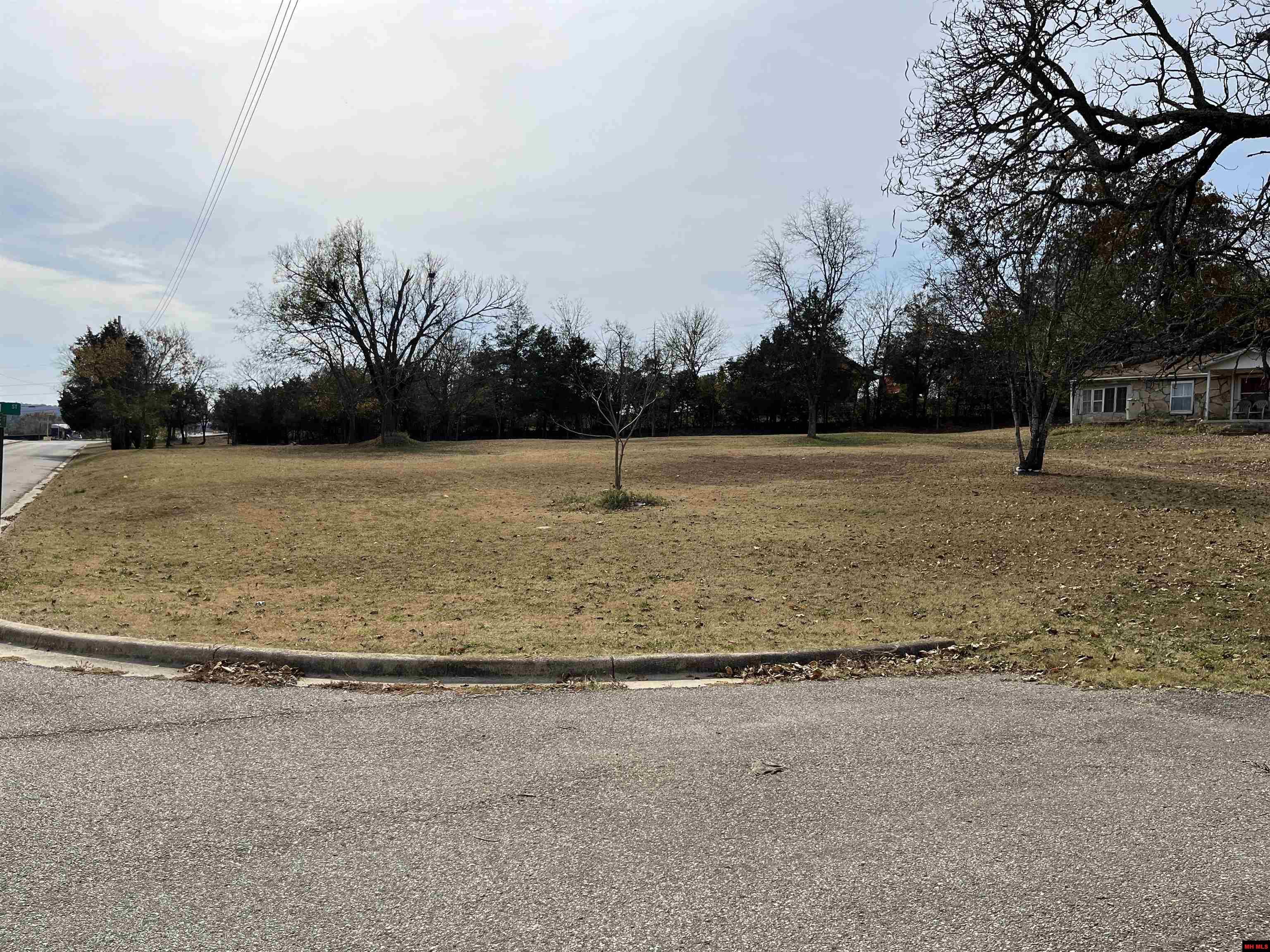 312 W 5TH STREET Yellville, AR