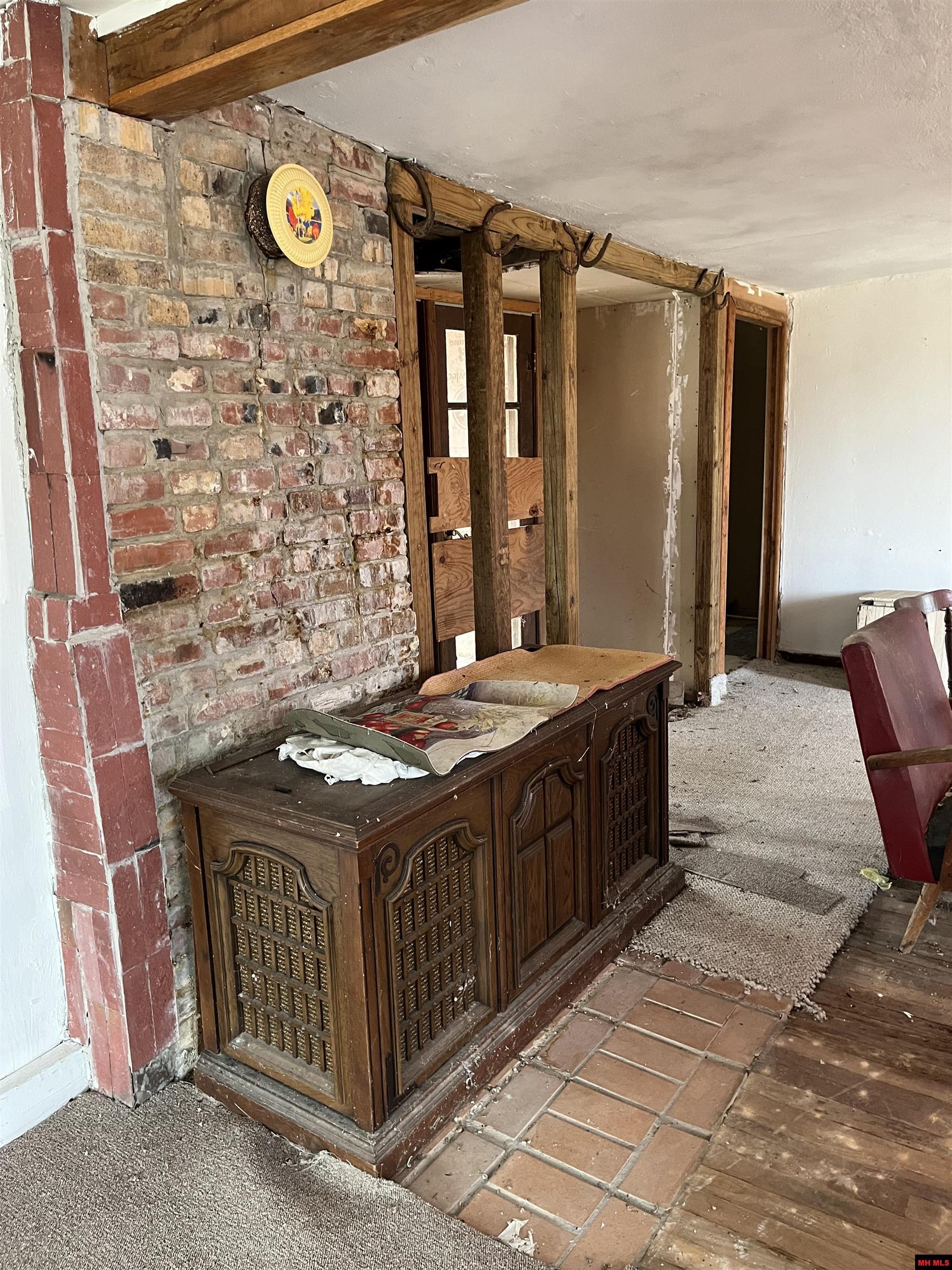 312 W 5TH STREET Yellville, AR