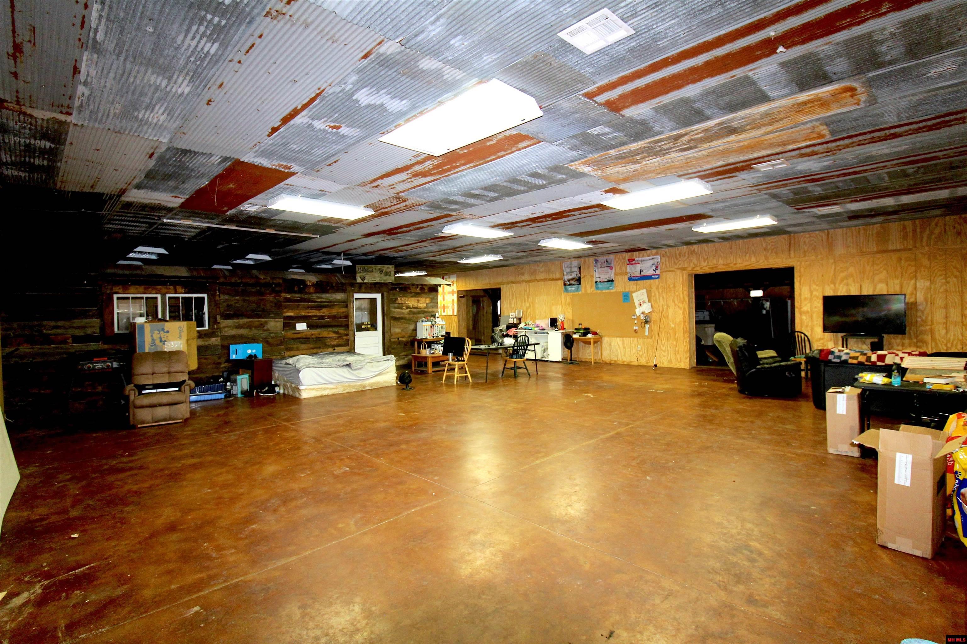 3768 Private Road 1271