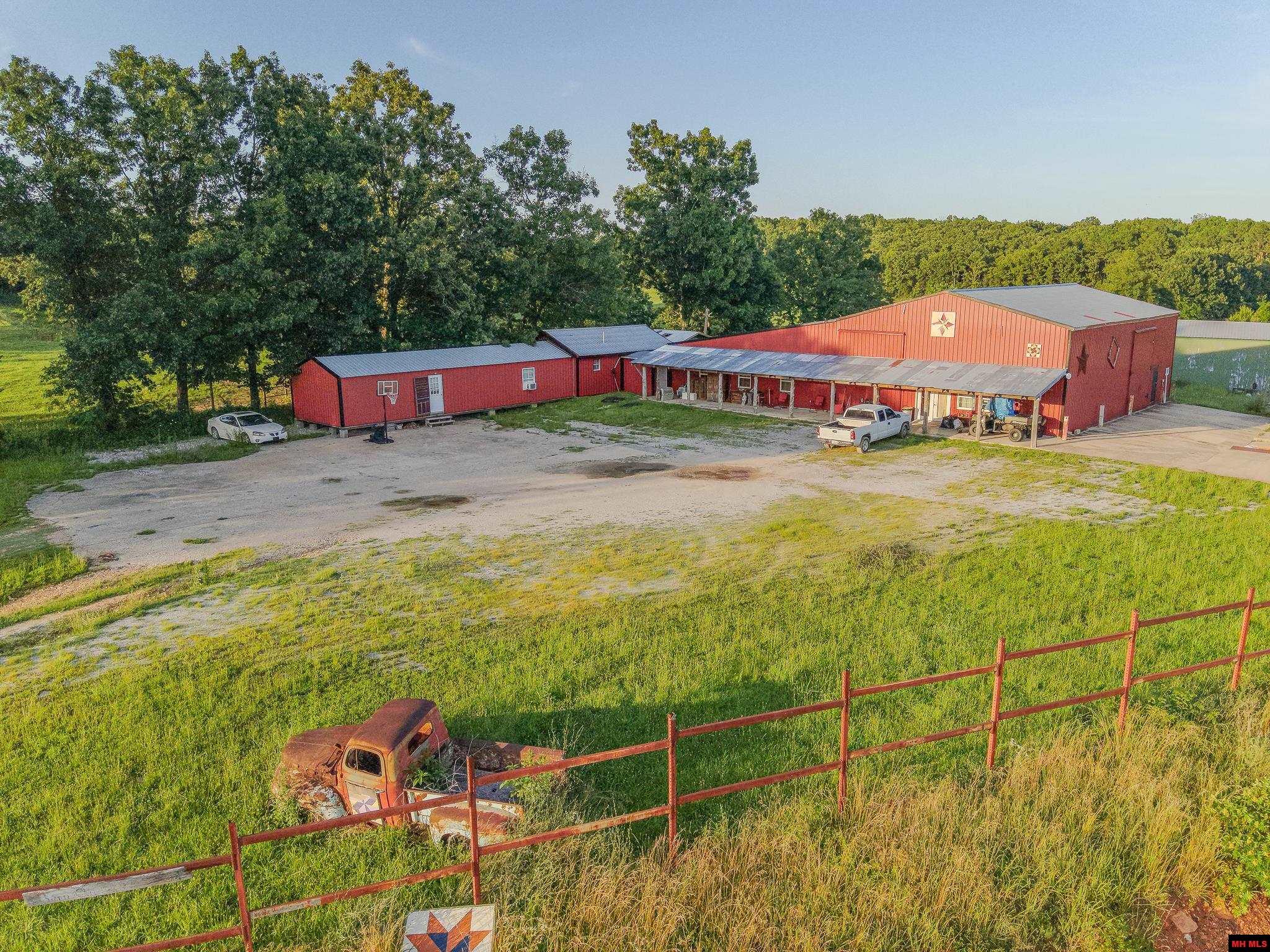 3768 Private Road 1271