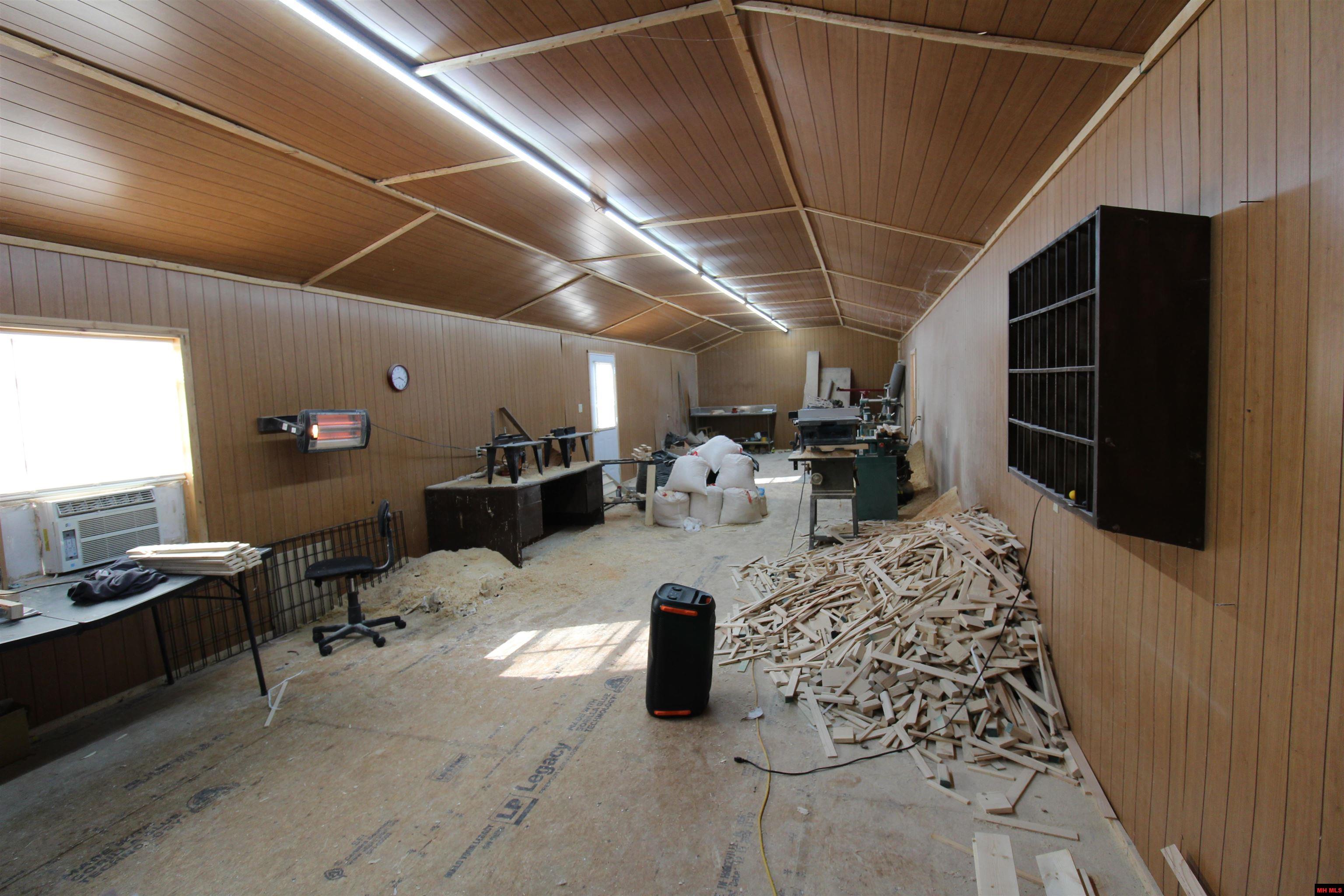 3768 Private Road 1271