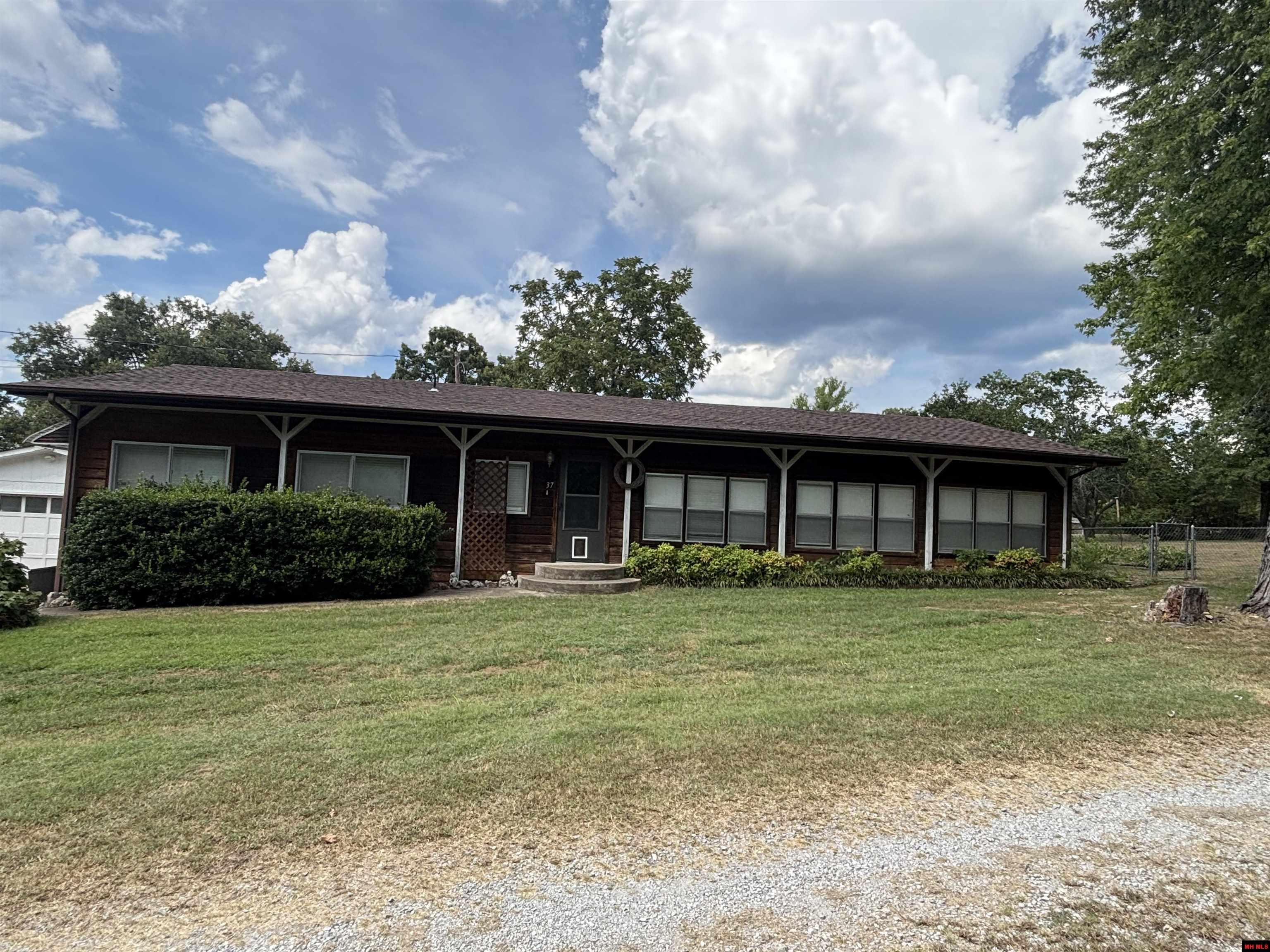 37 Private Road 1438