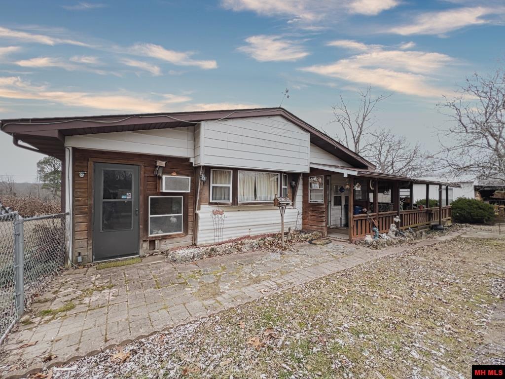 37 Private Road 1438