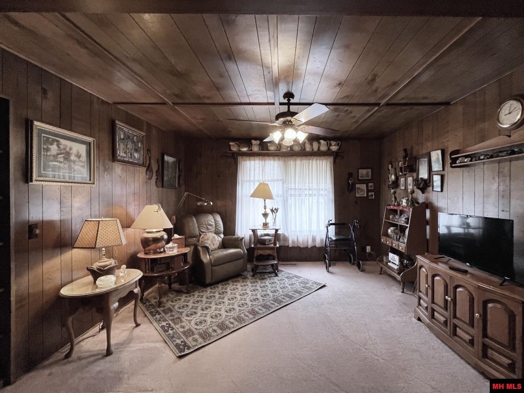 37 Private Road 1438