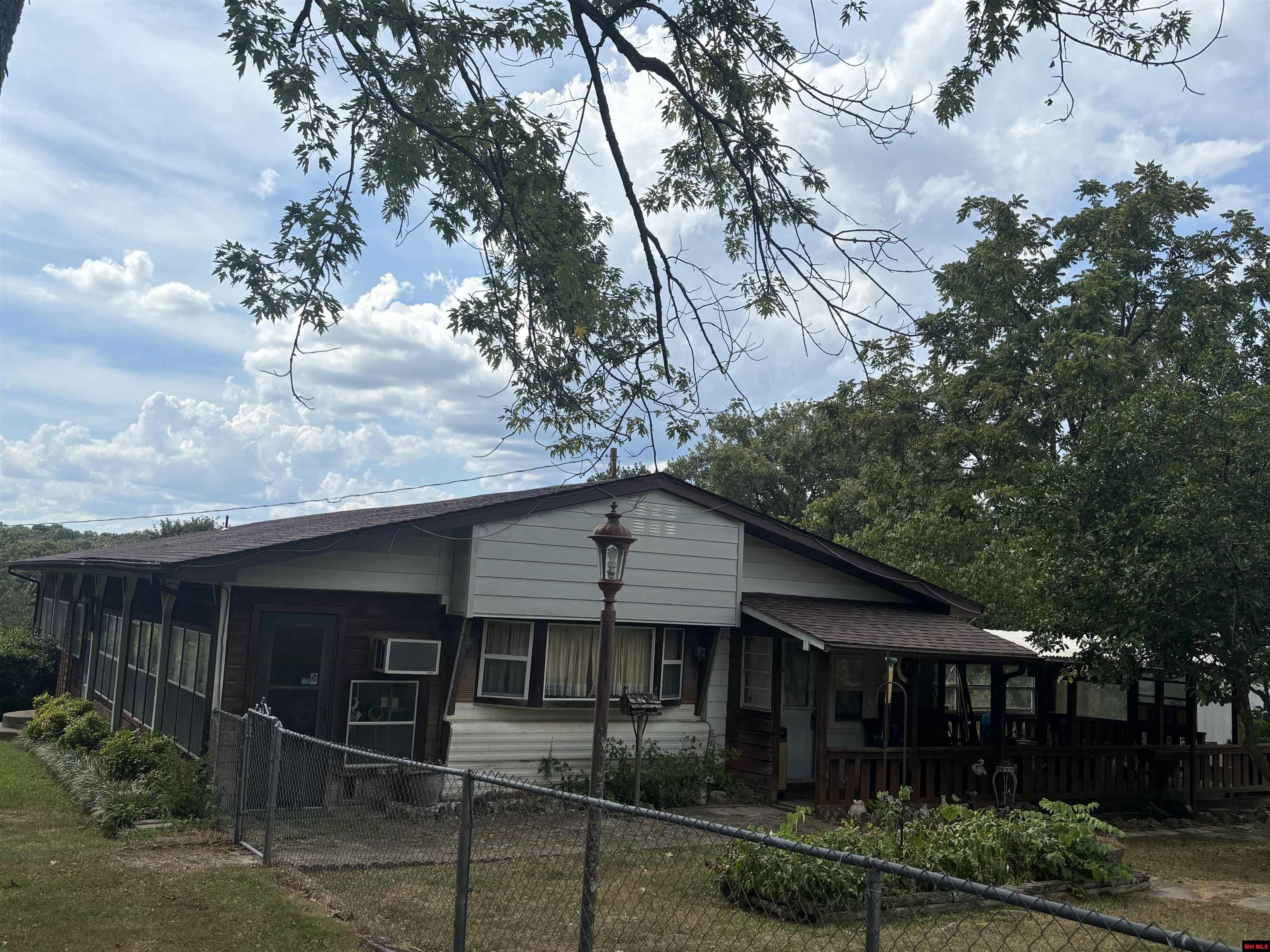 37 Private Road 1438