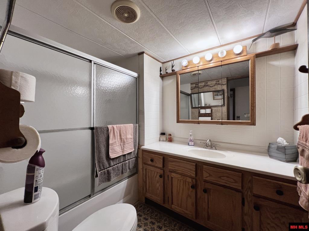 37 Private Road 1438