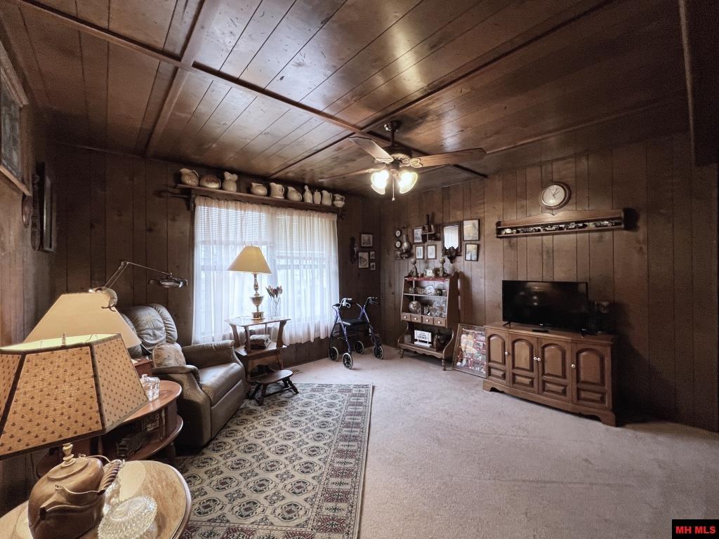 37 Private Road 1438