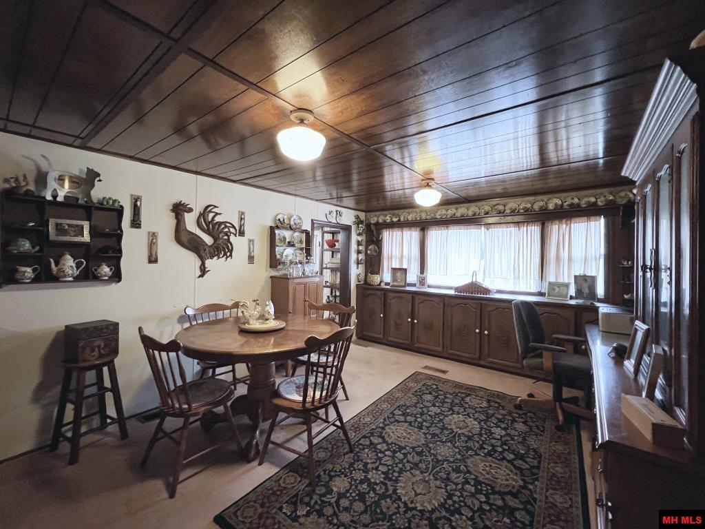 37 Private Road 1438