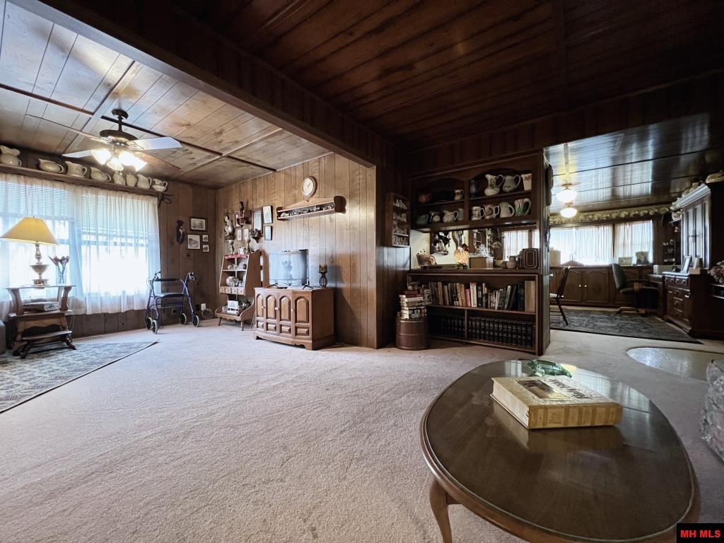 37 Private Road 1438