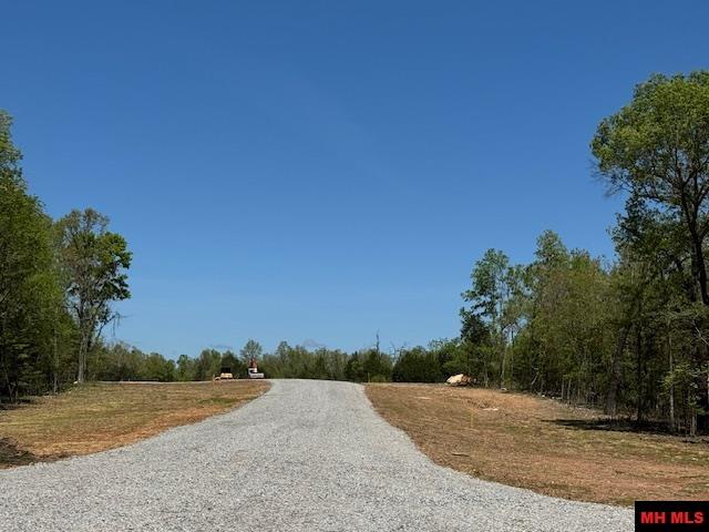 Tract 9 Hwy 201 North