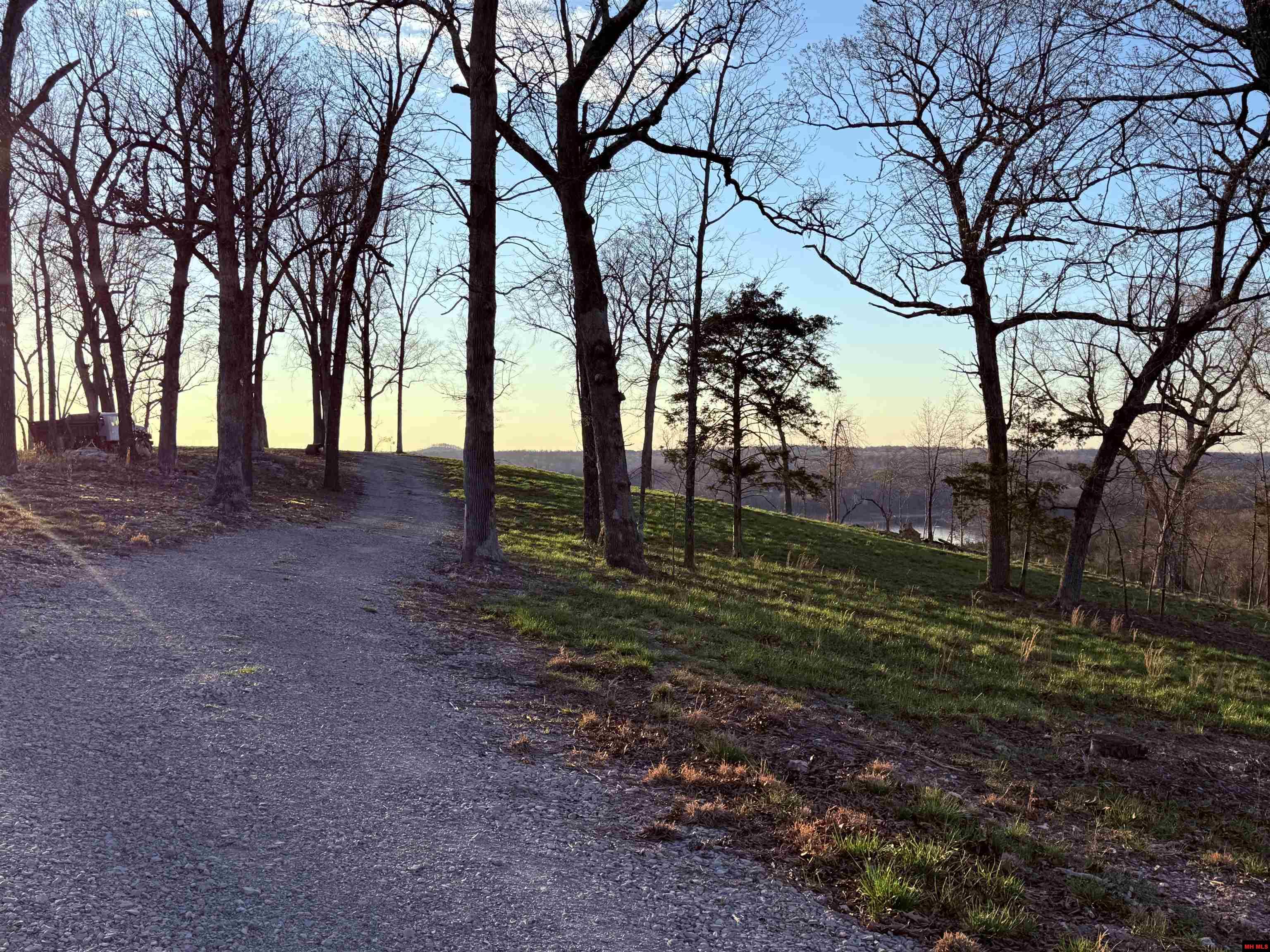 496-29115-000 Sunset Point Drive