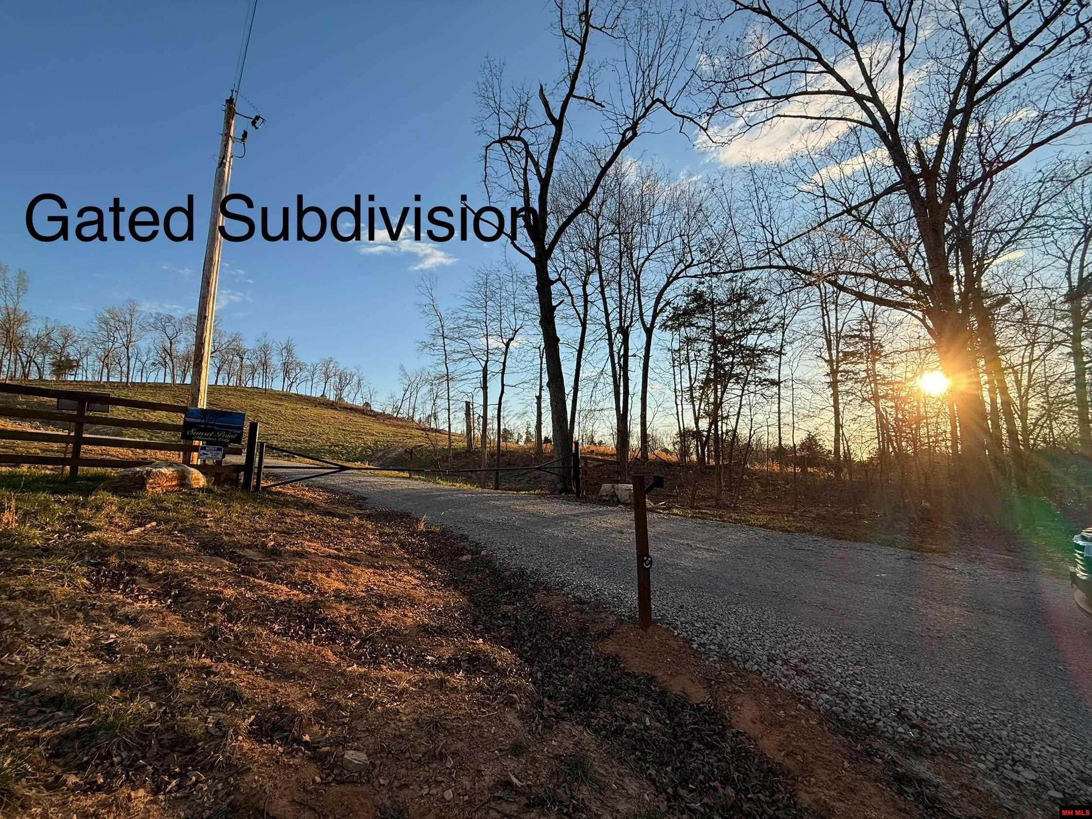 496-29115-000 Sunset Point Drive